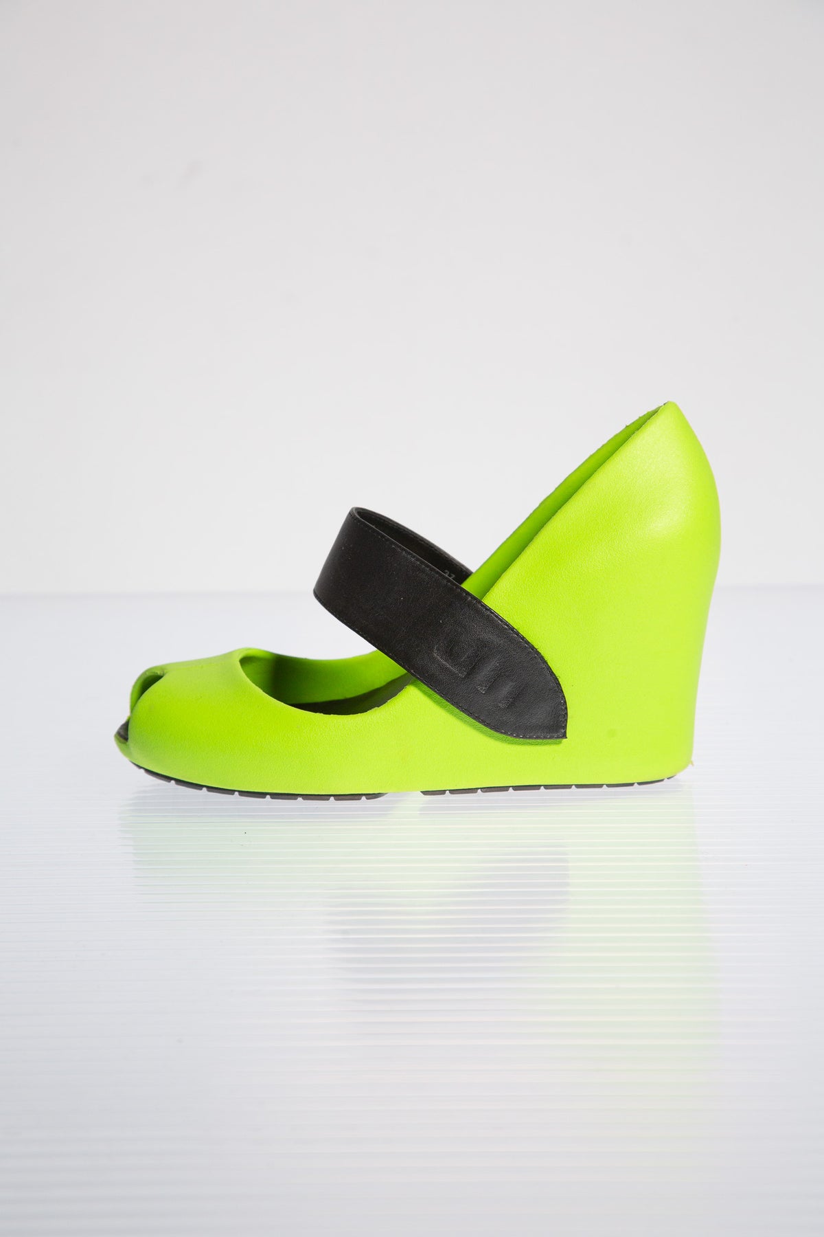 NEON GREEN PUMPS