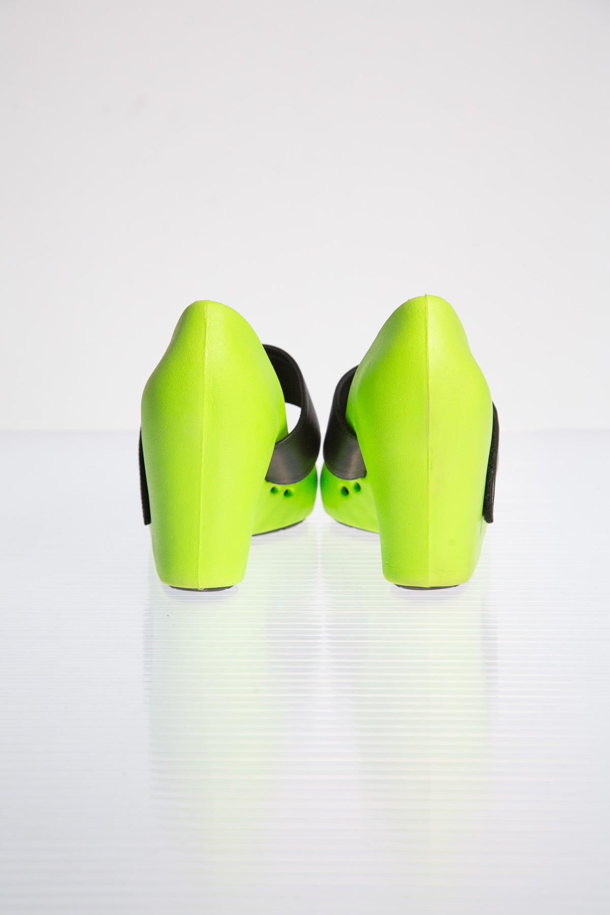 NEON GREEN PUMPS