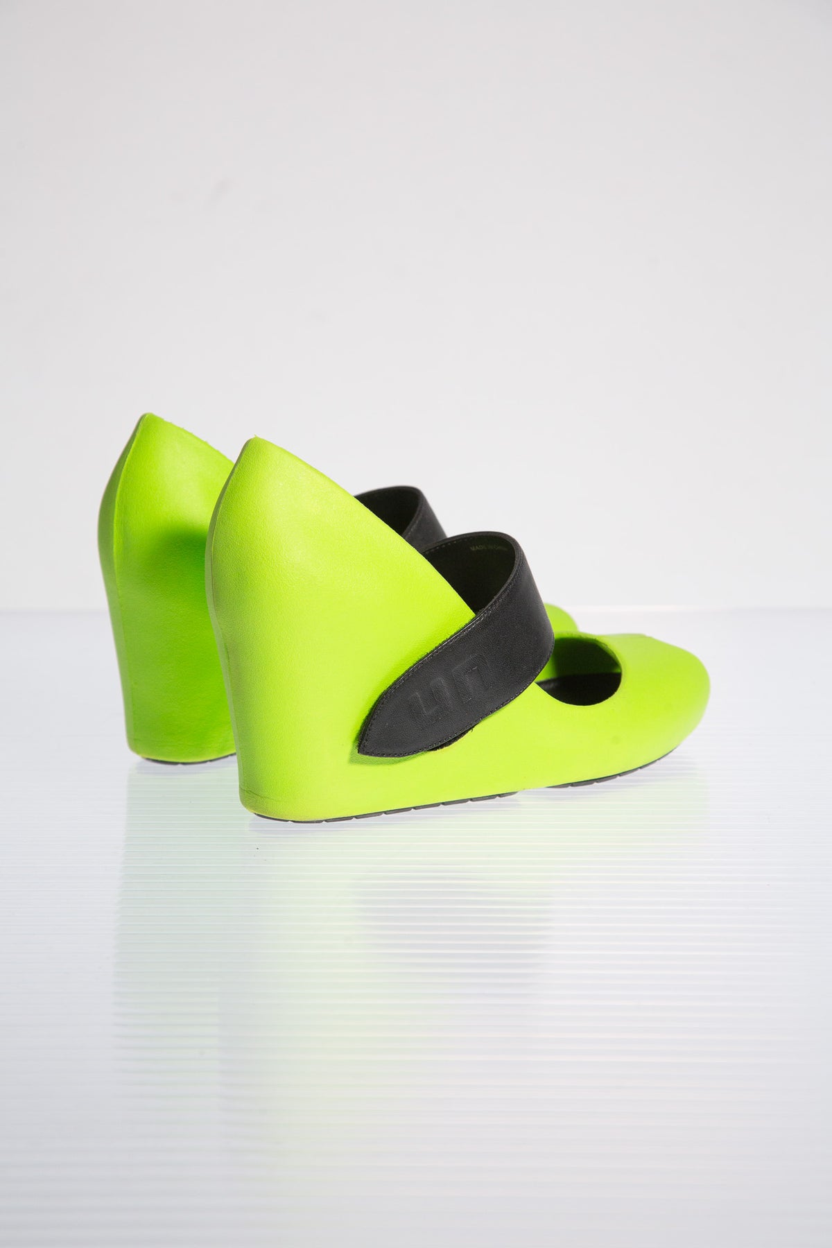 NEON GREEN PUMPS