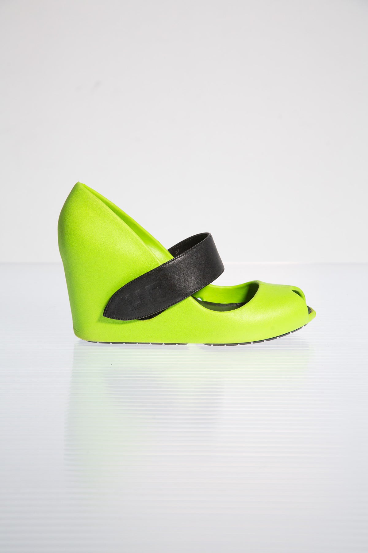 NEON GREEN PUMPS