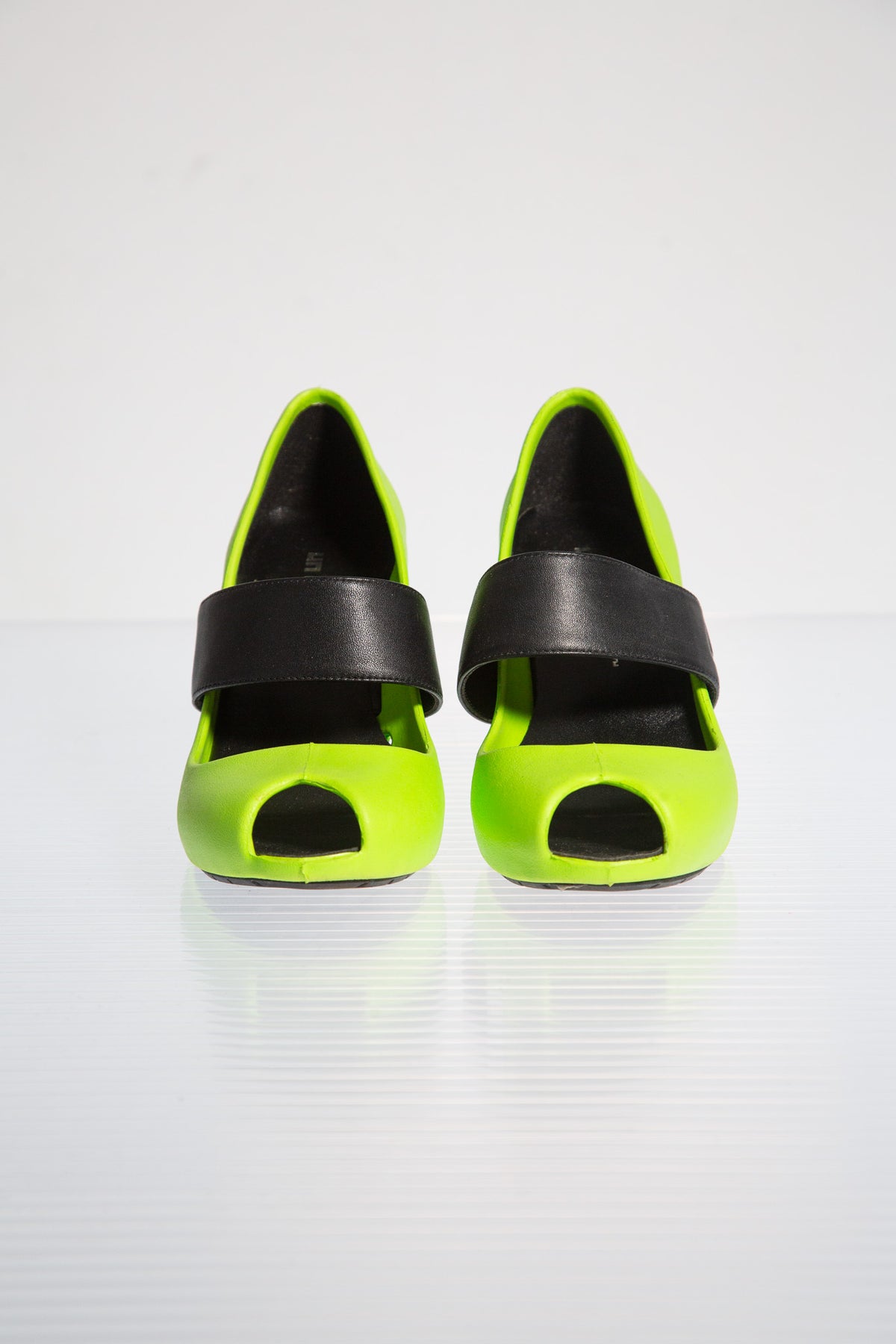 NEON GREEN PUMPS