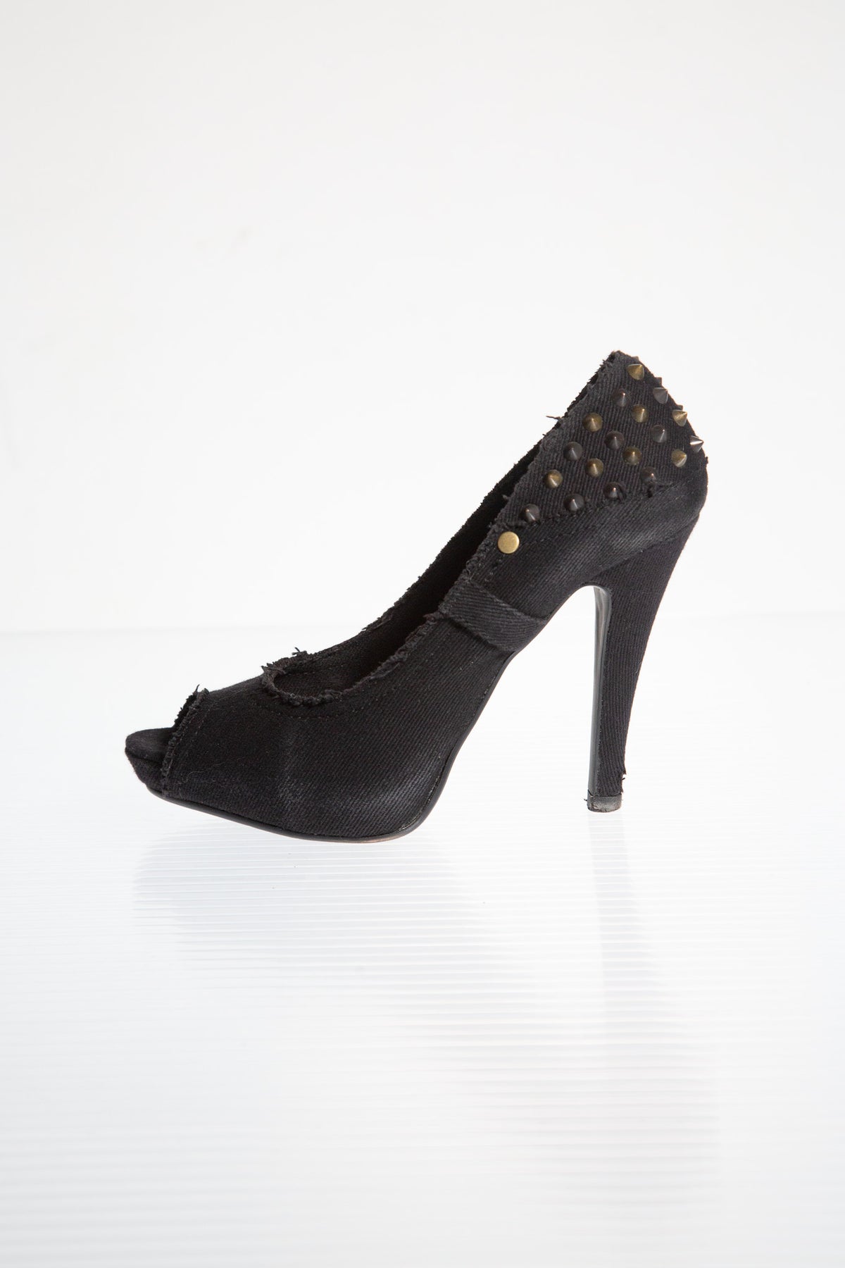 ASH BLACK STUDDED FABRIC PUMPS