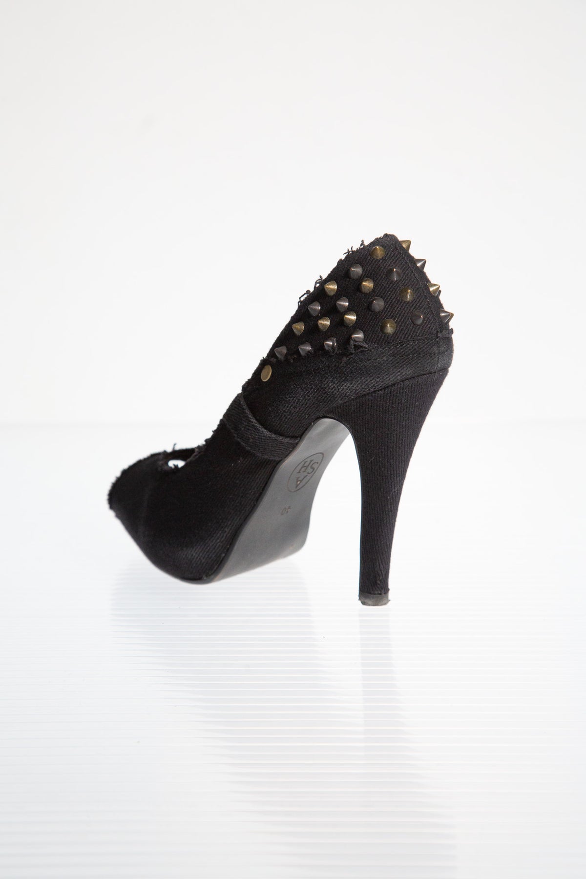 ASH BLACK STUDDED FABRIC PUMPS