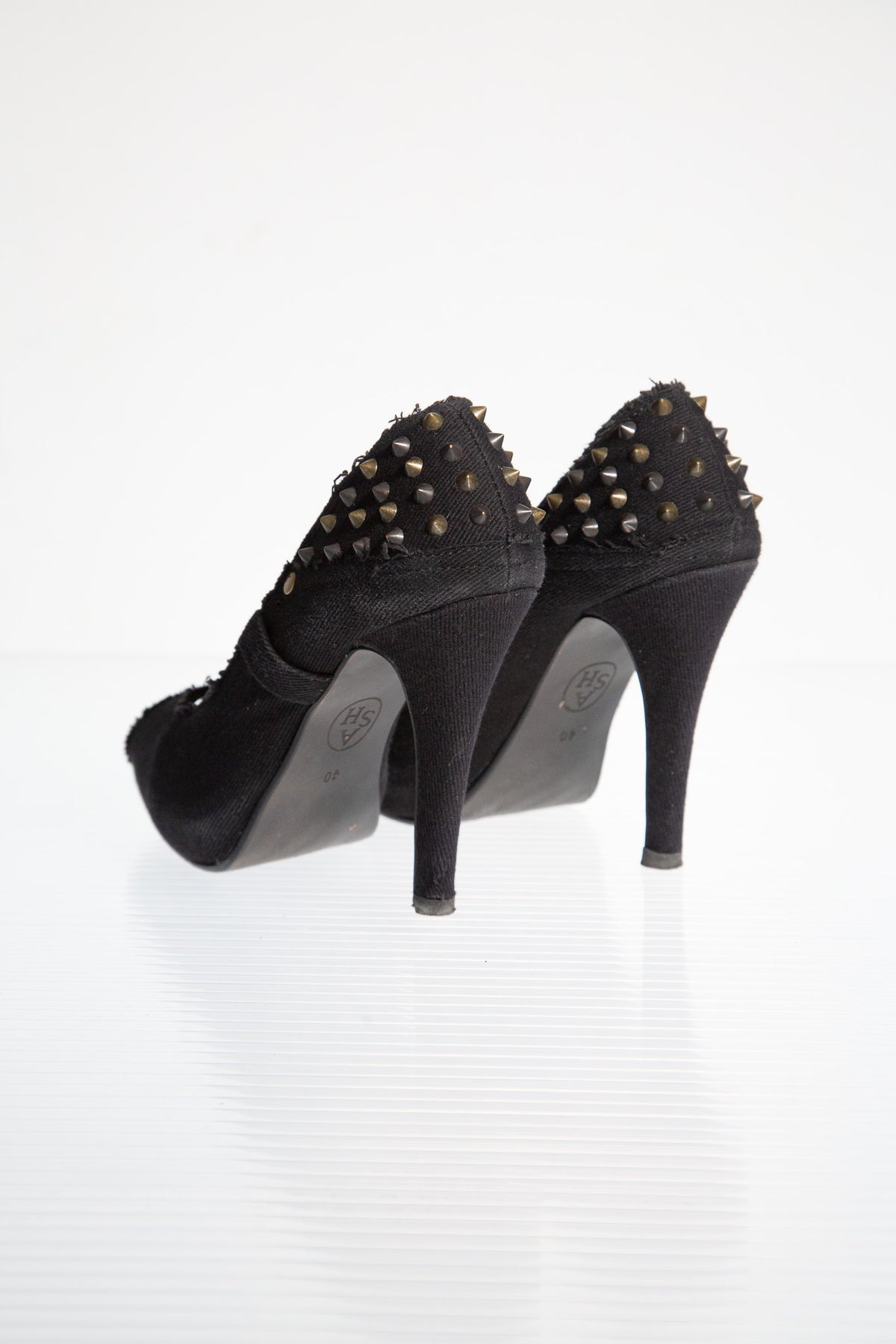ASH BLACK STUDDED FABRIC PUMPS