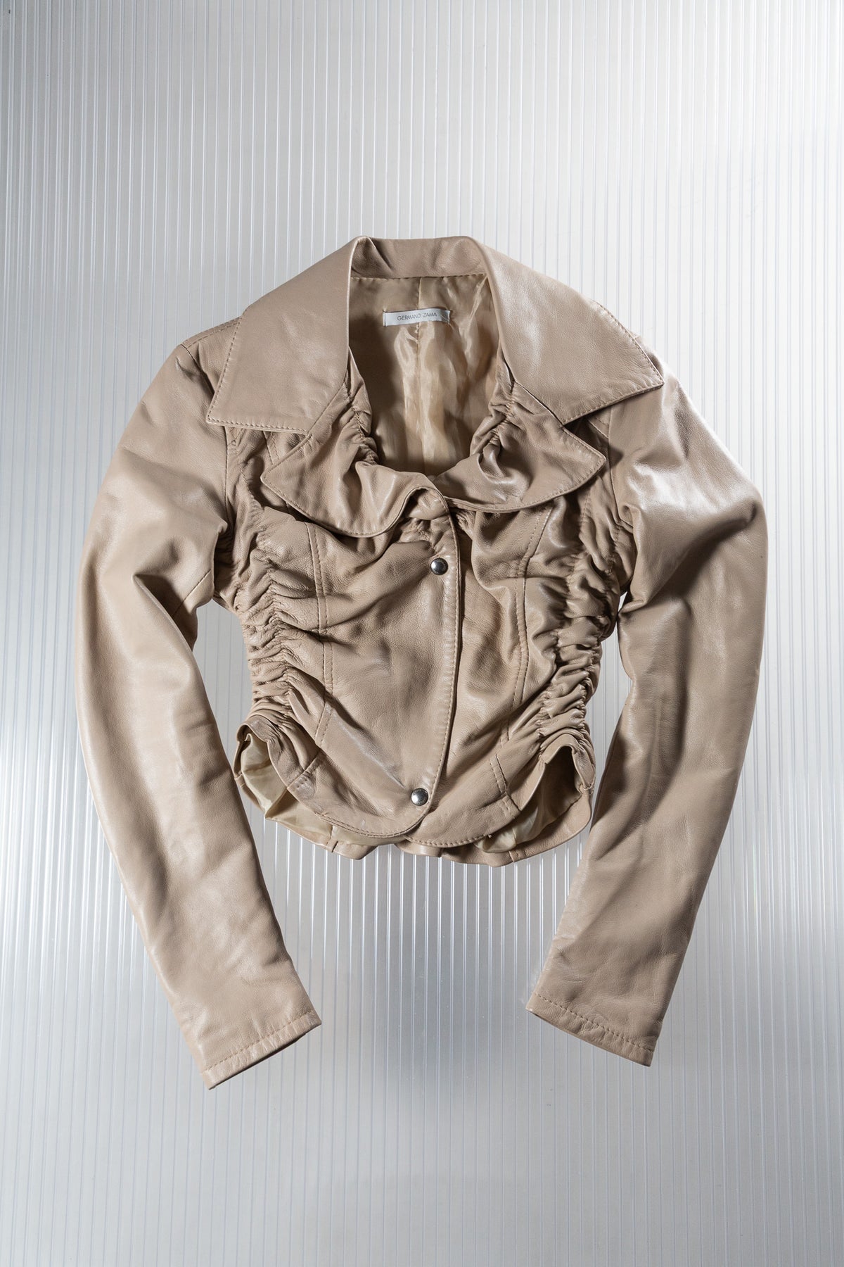 RUCHED LEATHER CROPPED JACKET