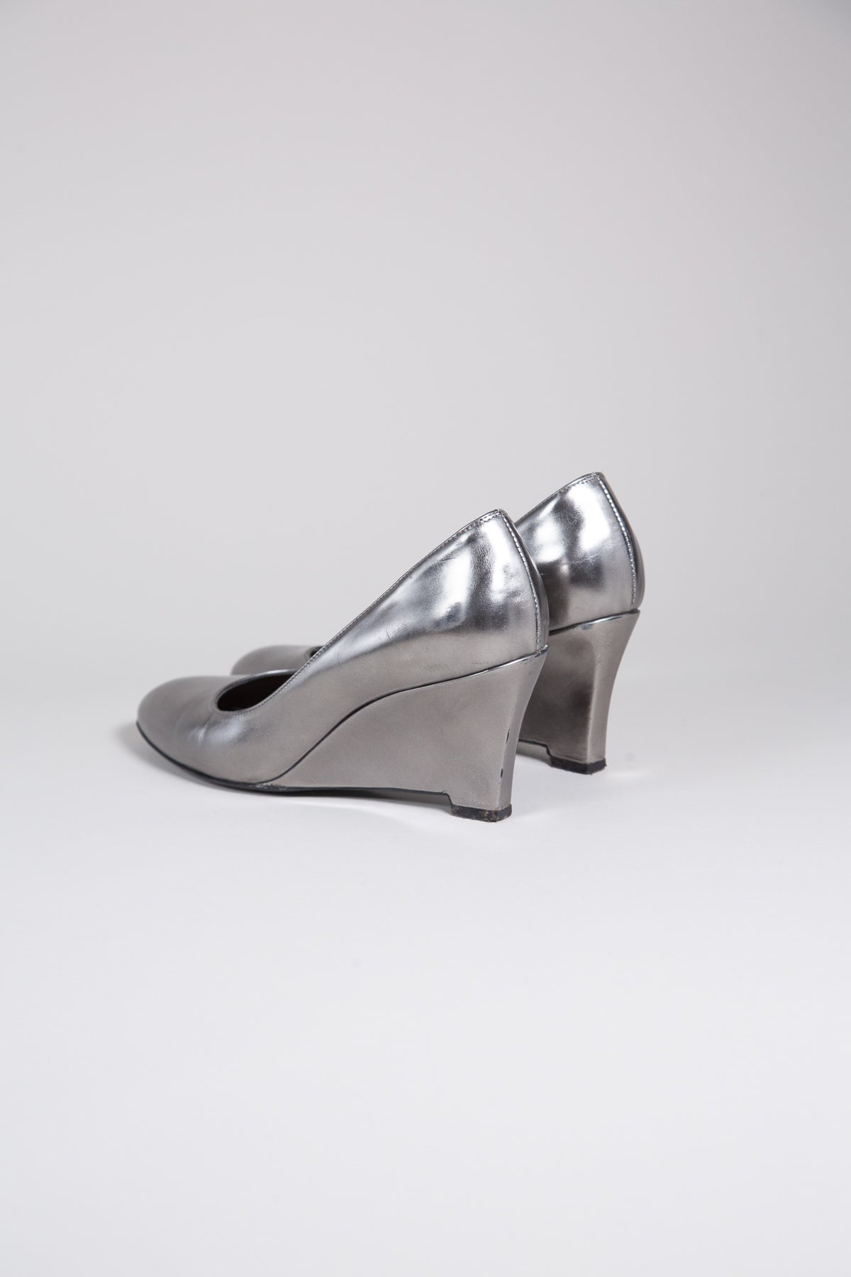 MAX MARA SILVER LEATHER SCULPTURAL WEDGE HEELS