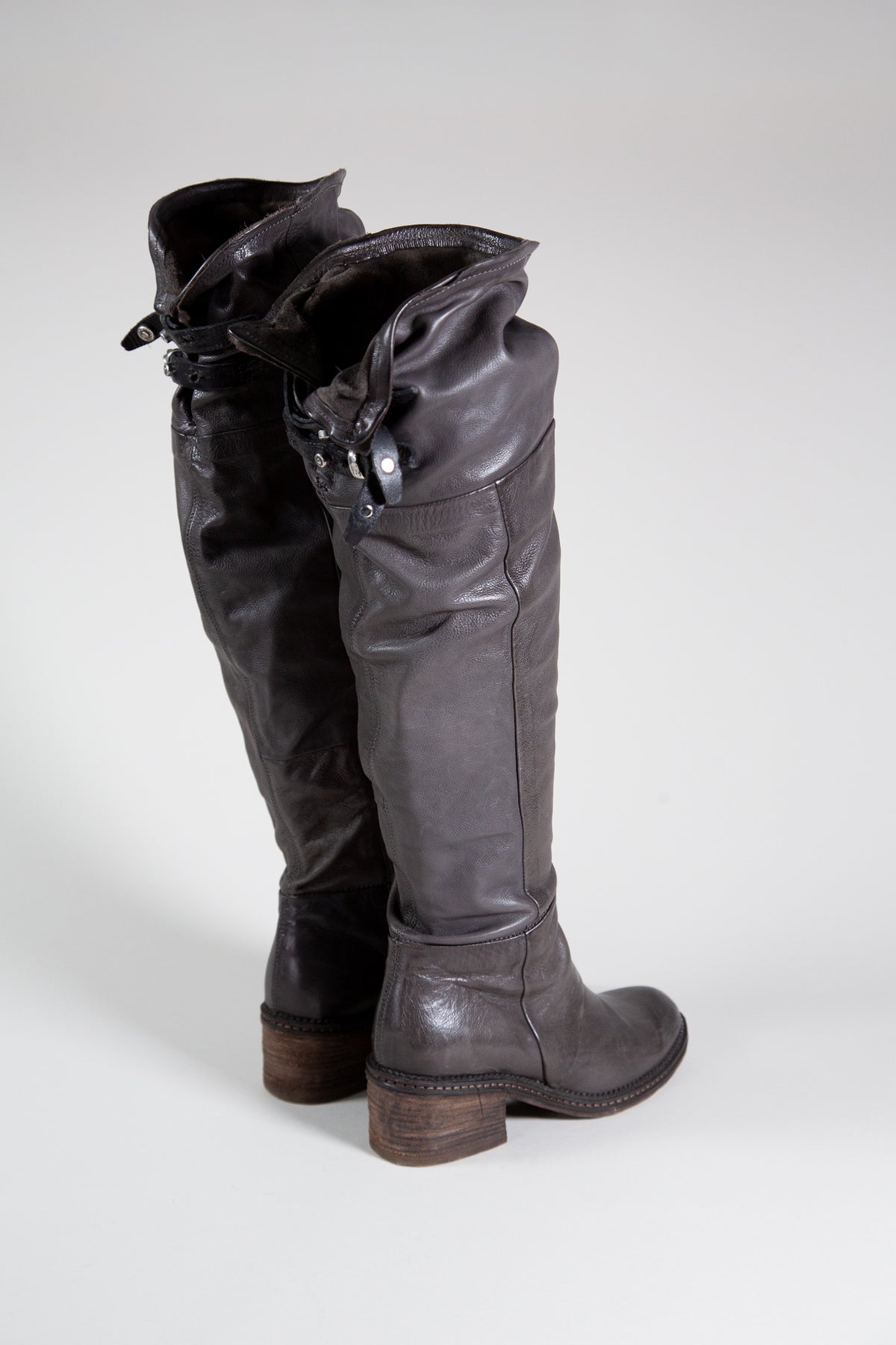 BLACK ULTRA SOFT LEATHER KNEE-HIGH BOOTS