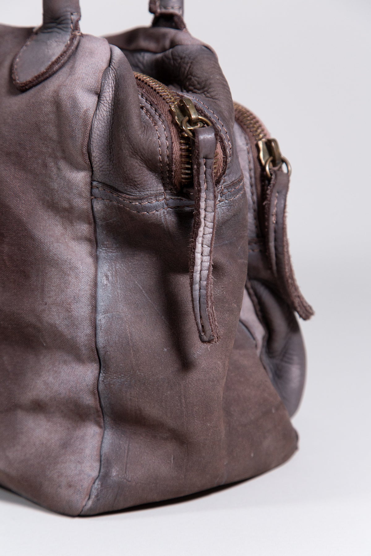 WASHED BROWN LEATHER MULTI-POCKET BAG