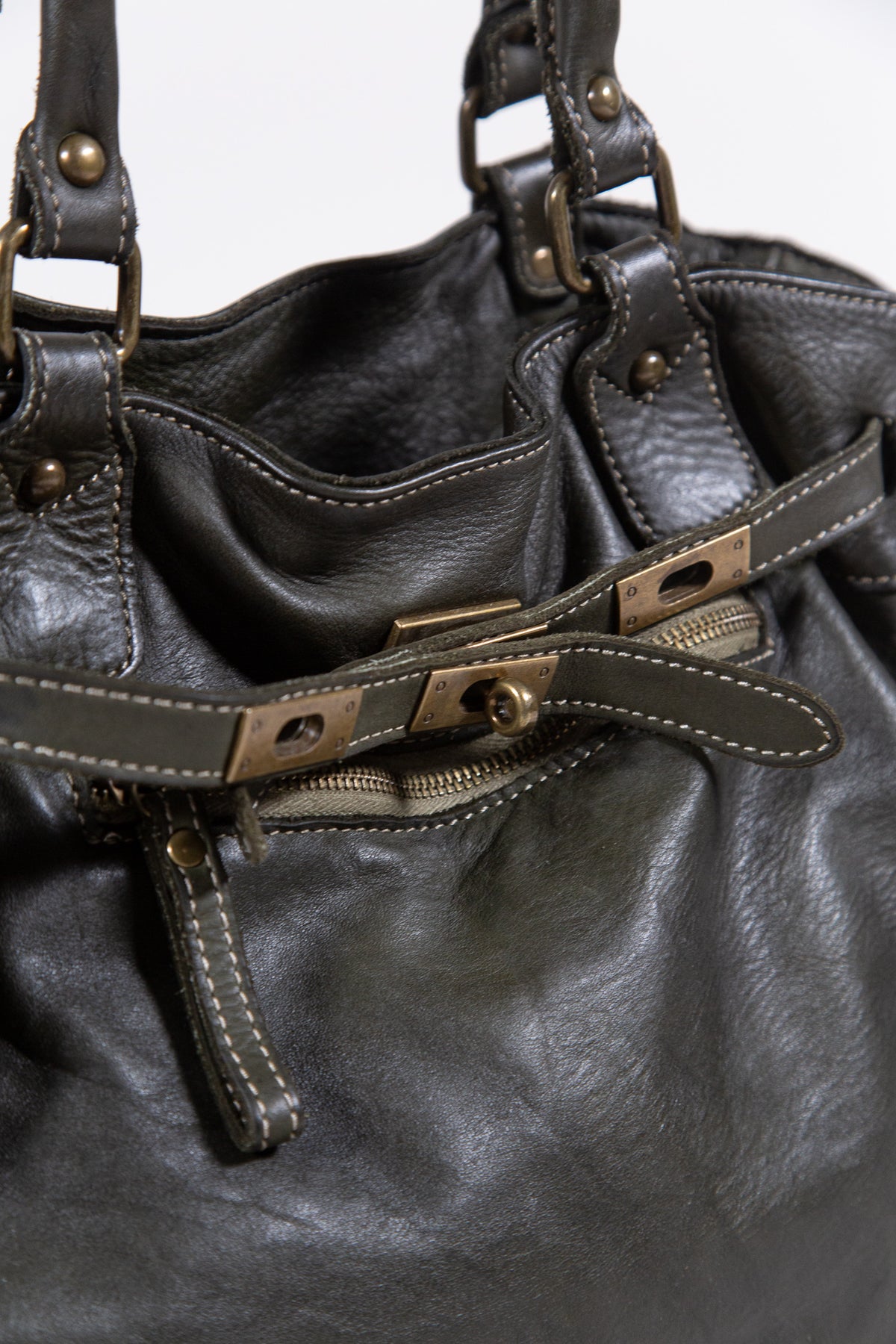 DARK GREEN LEATHER BELTED SLOUCHY TRAVEL BAG