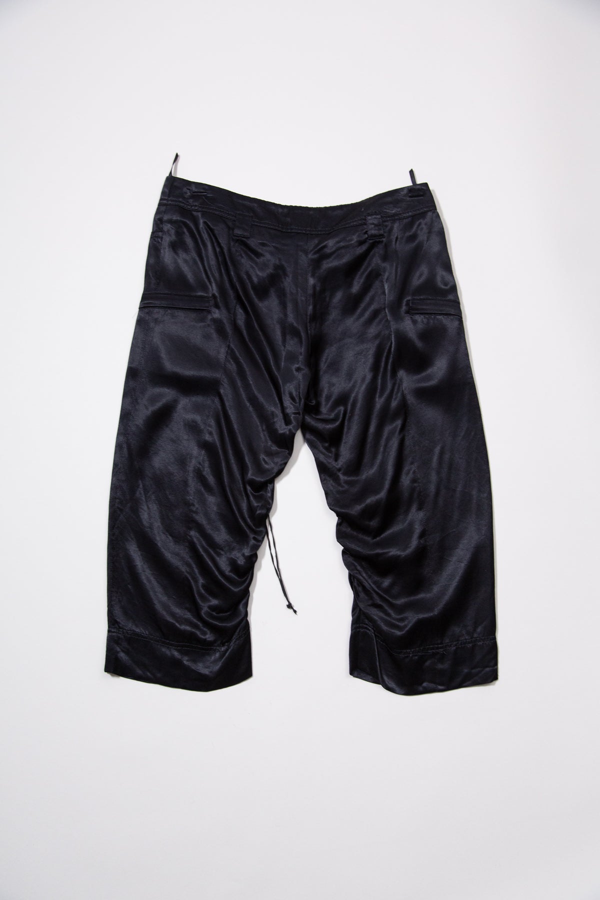 SATIN VISCOSE FRINGE CAPRI PANTS