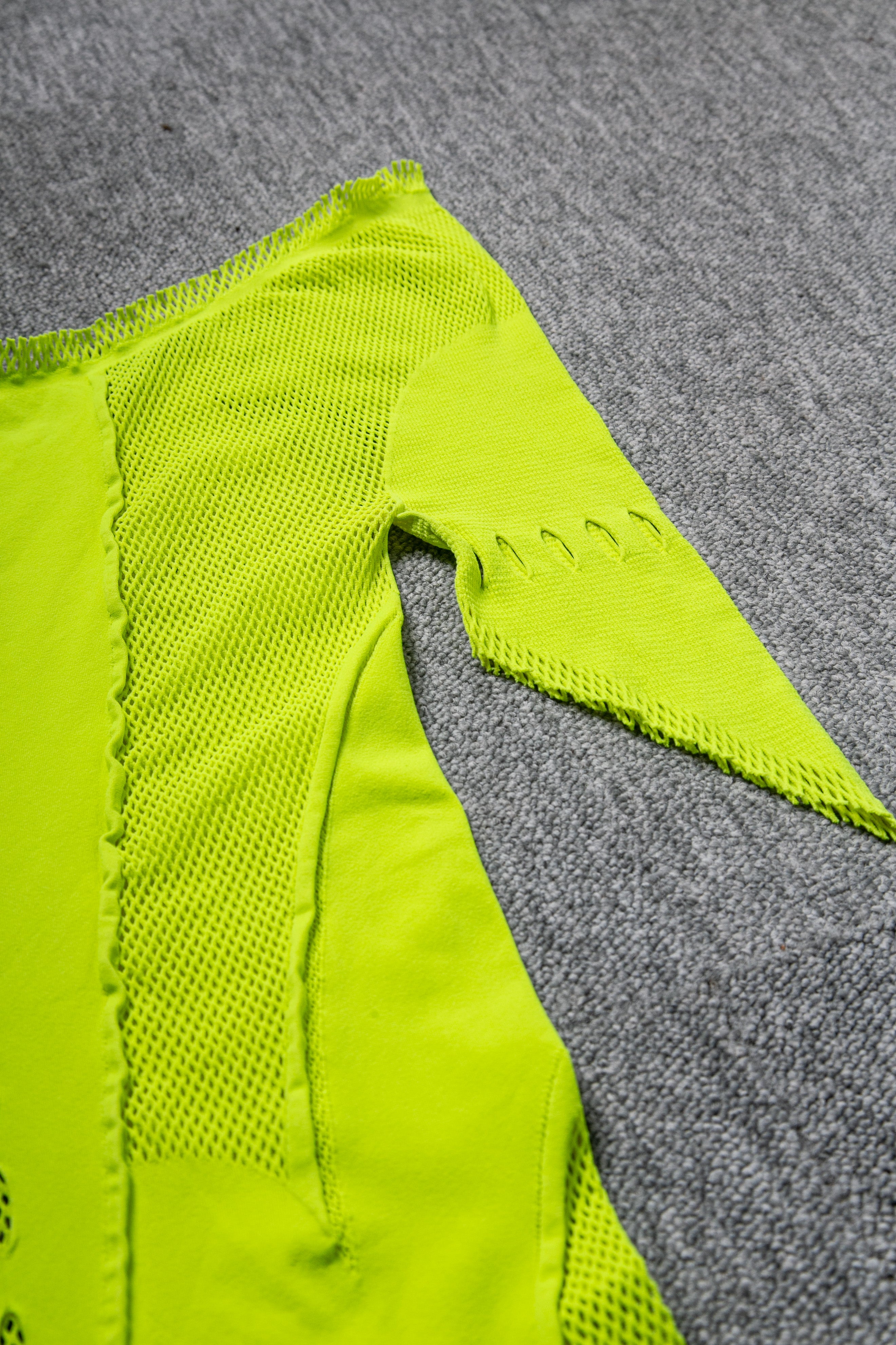 NEON CUT-OUT TOP