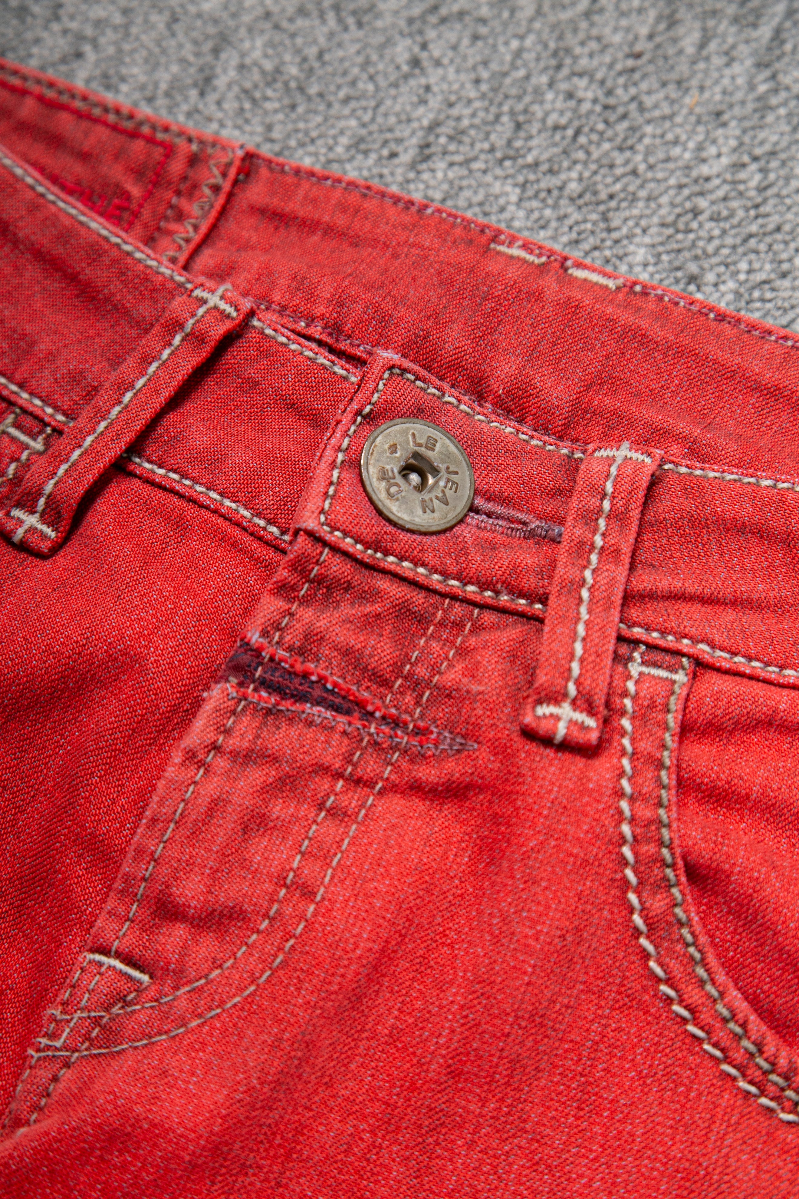 WASHED RED CAPRI