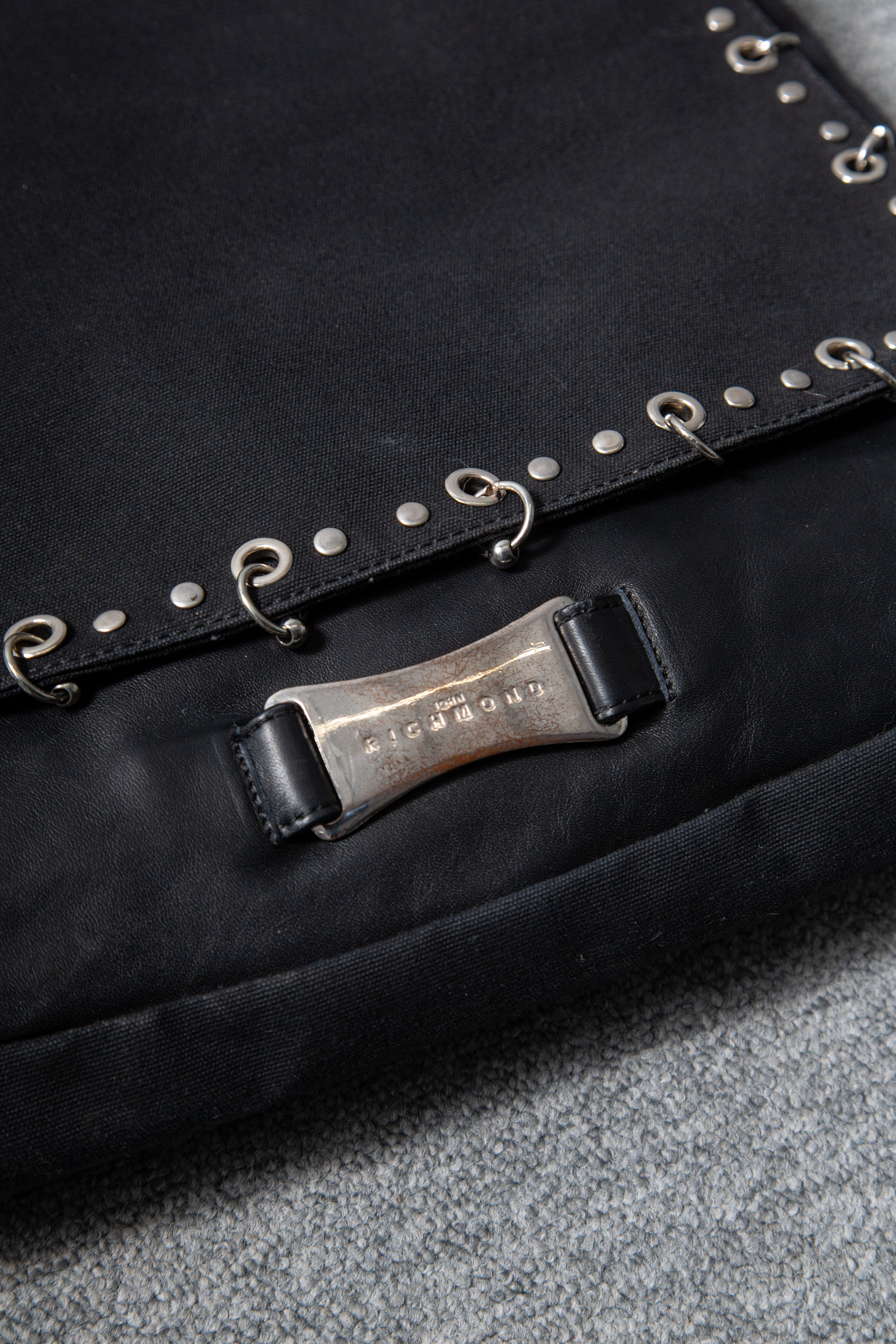 SIDE PIERCED SCHOOL BAG