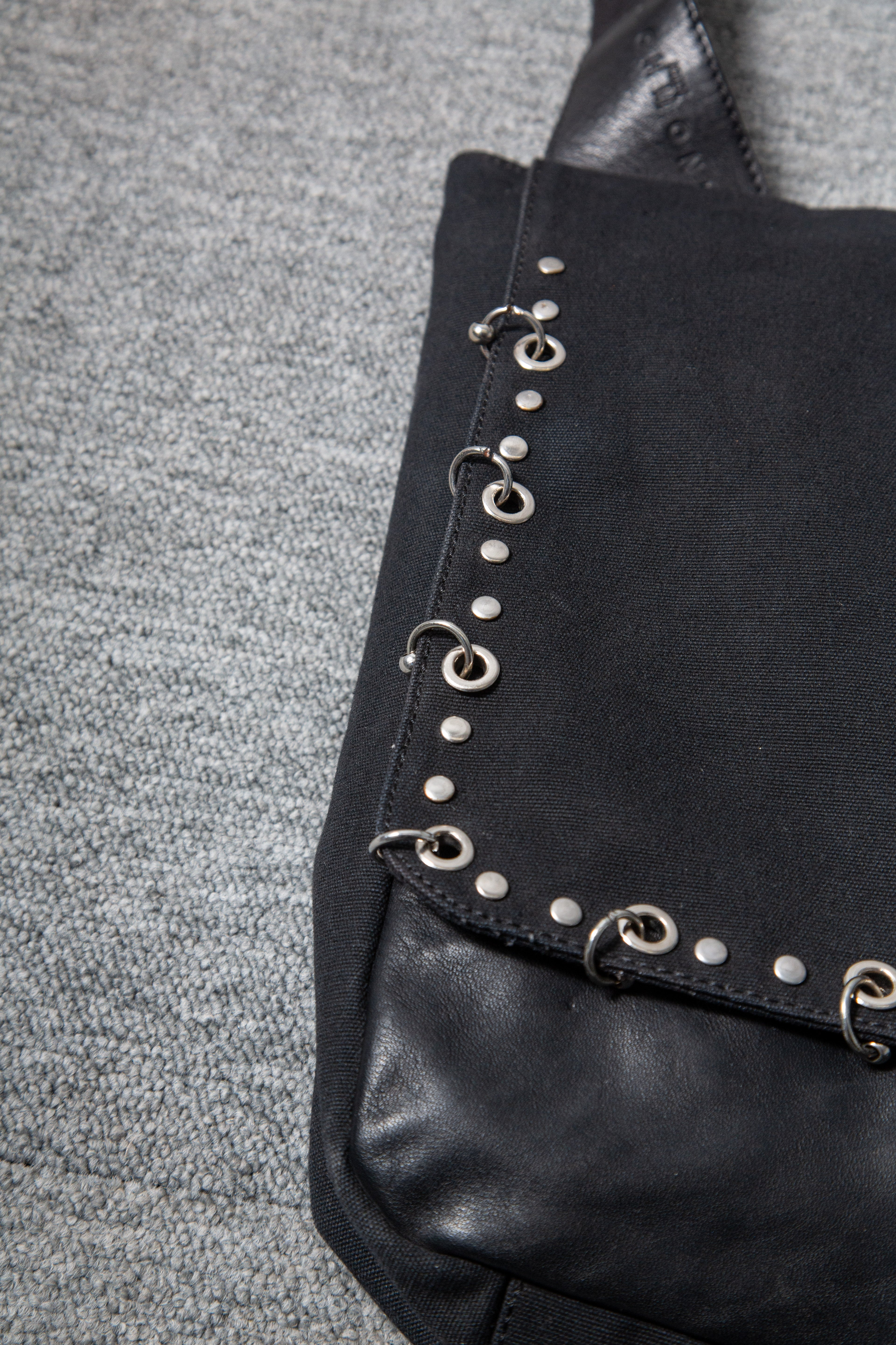 SIDE PIERCED SCHOOL BAG