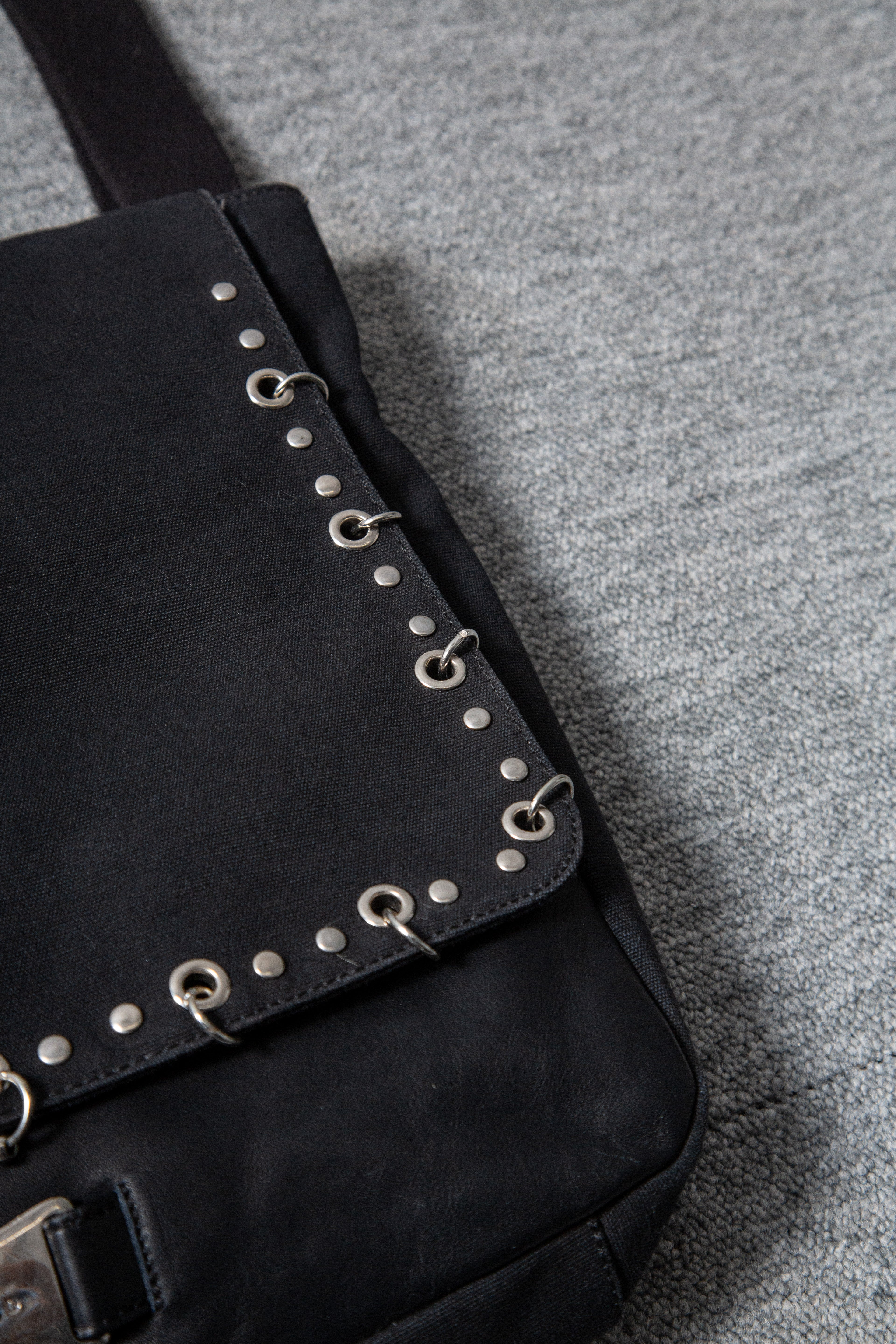 SIDE PIERCED SCHOOL BAG