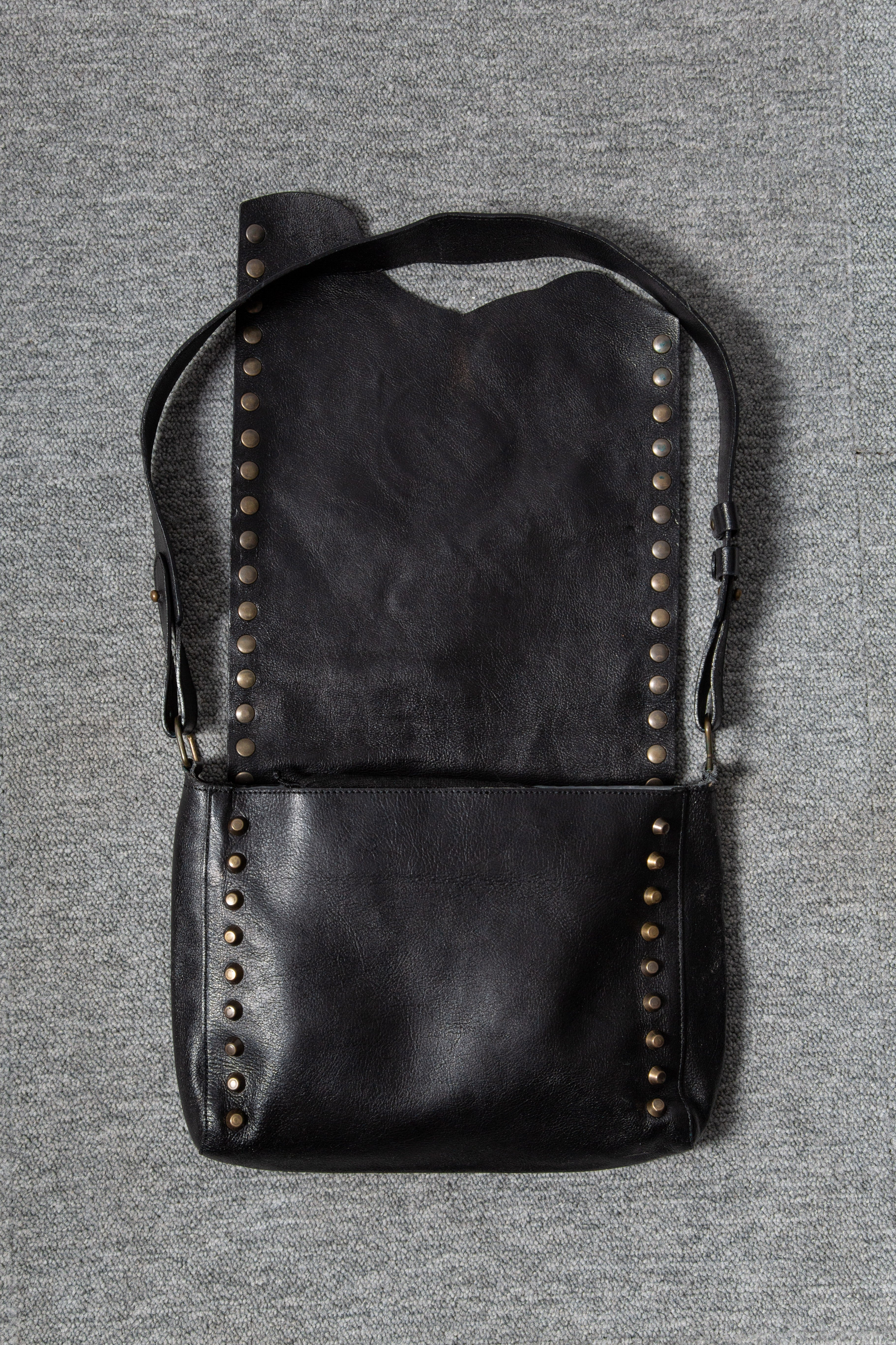 LEATHER ASYMMETRICAL STUDS BAG