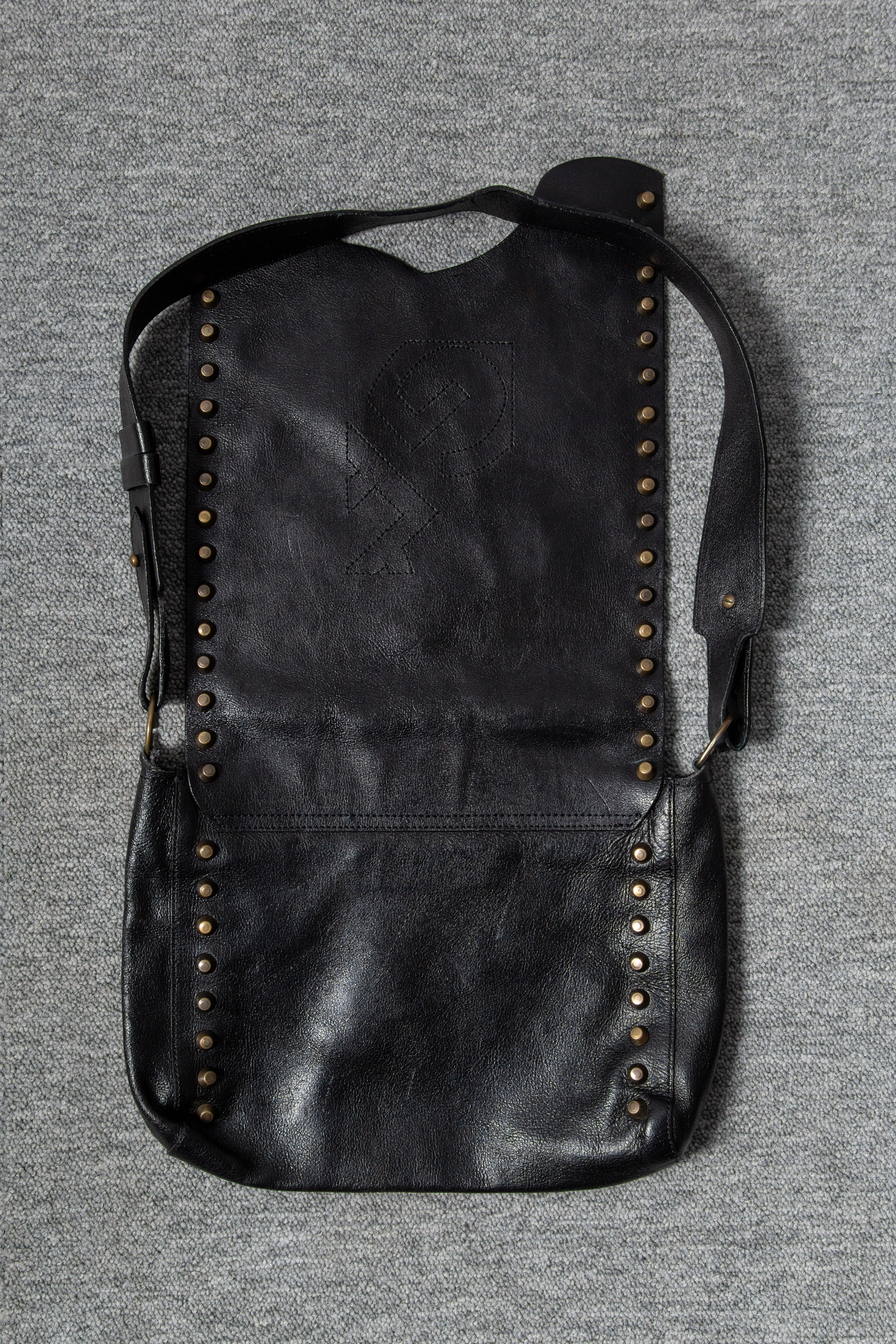 LEATHER ASYMMETRICAL STUDS BAG