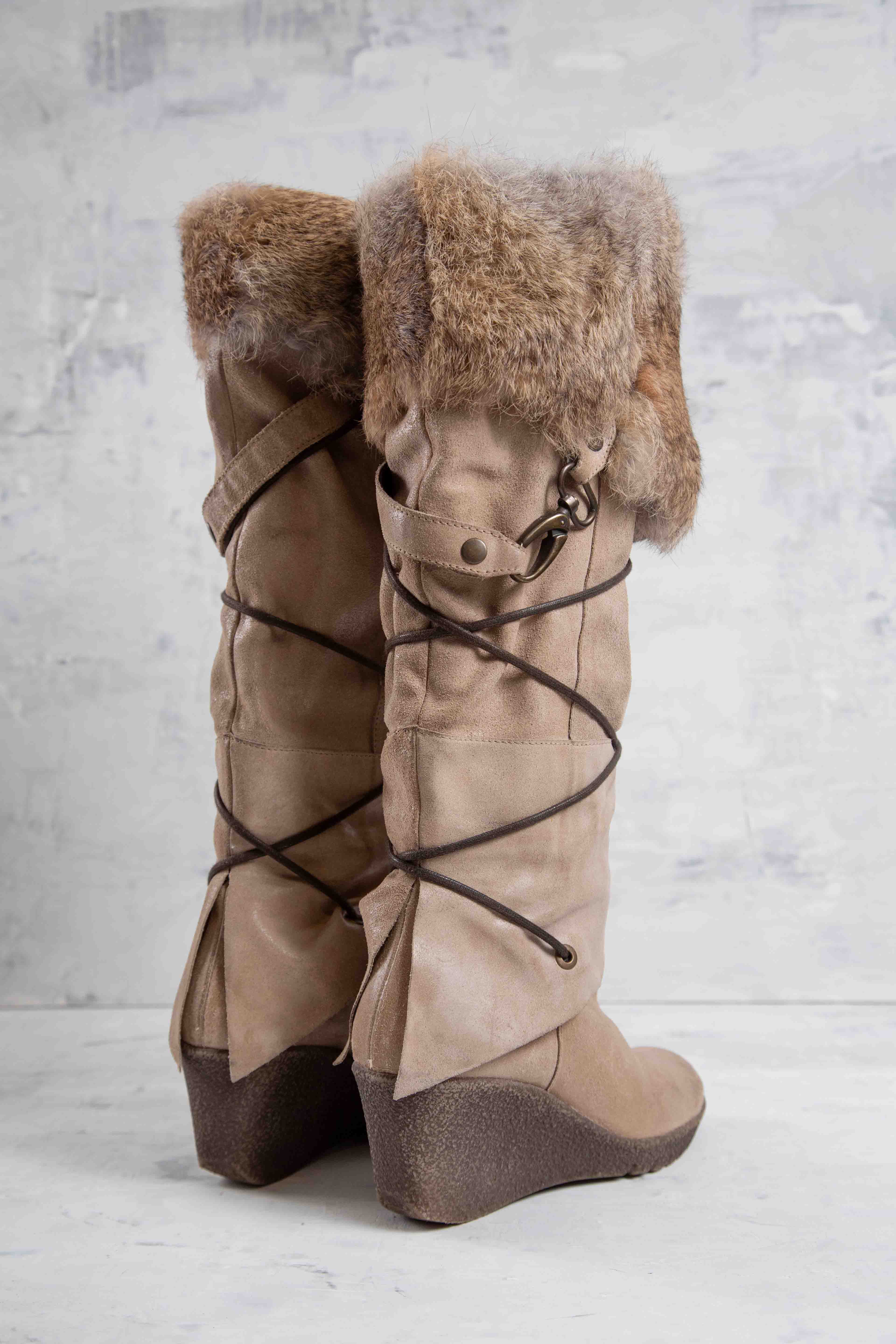 LACE-UP FUR KNEE LEATHER BOOTS