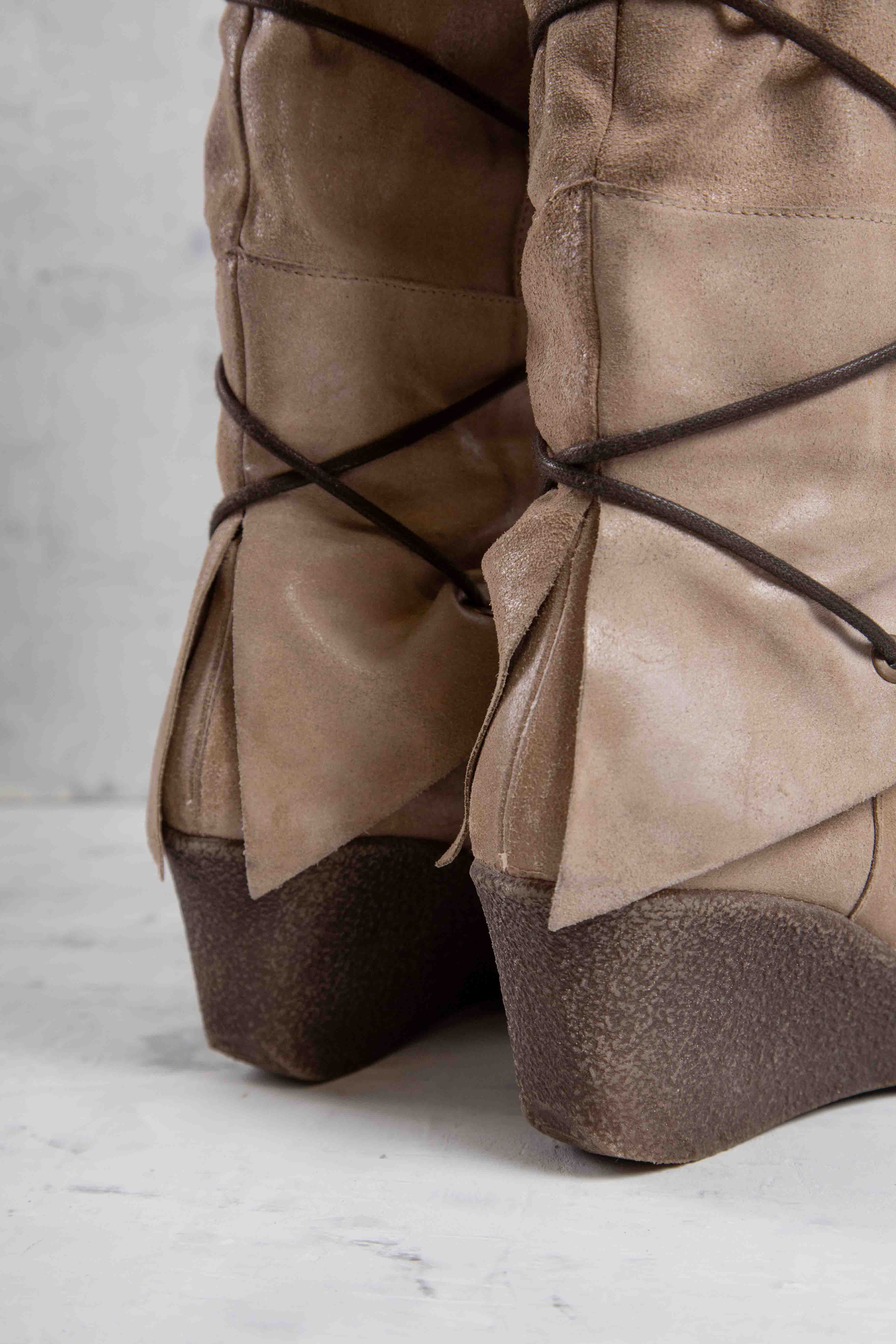 LACE-UP FUR KNEE LEATHER BOOTS