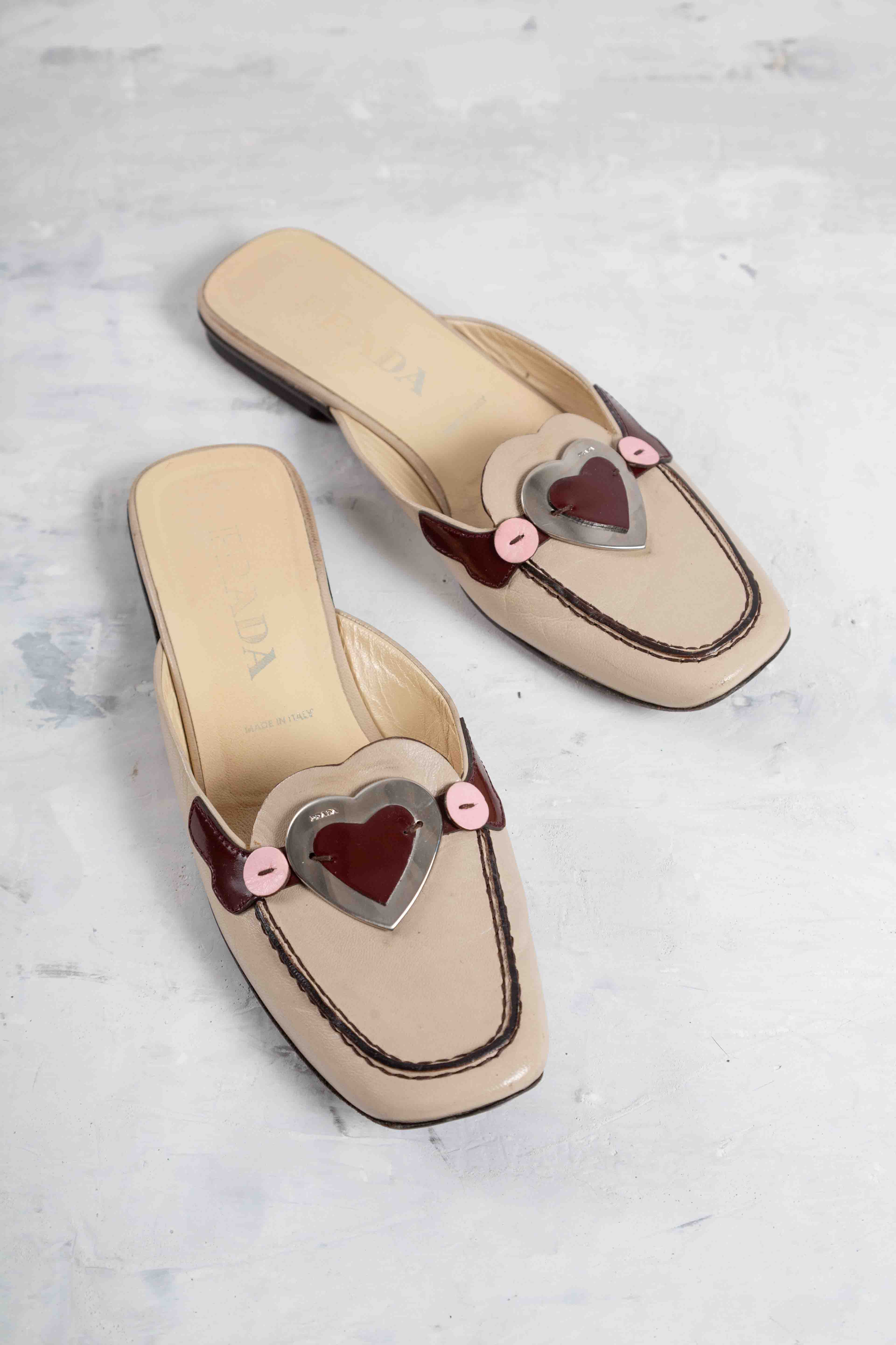 SS2000 HEART SLIPPERS