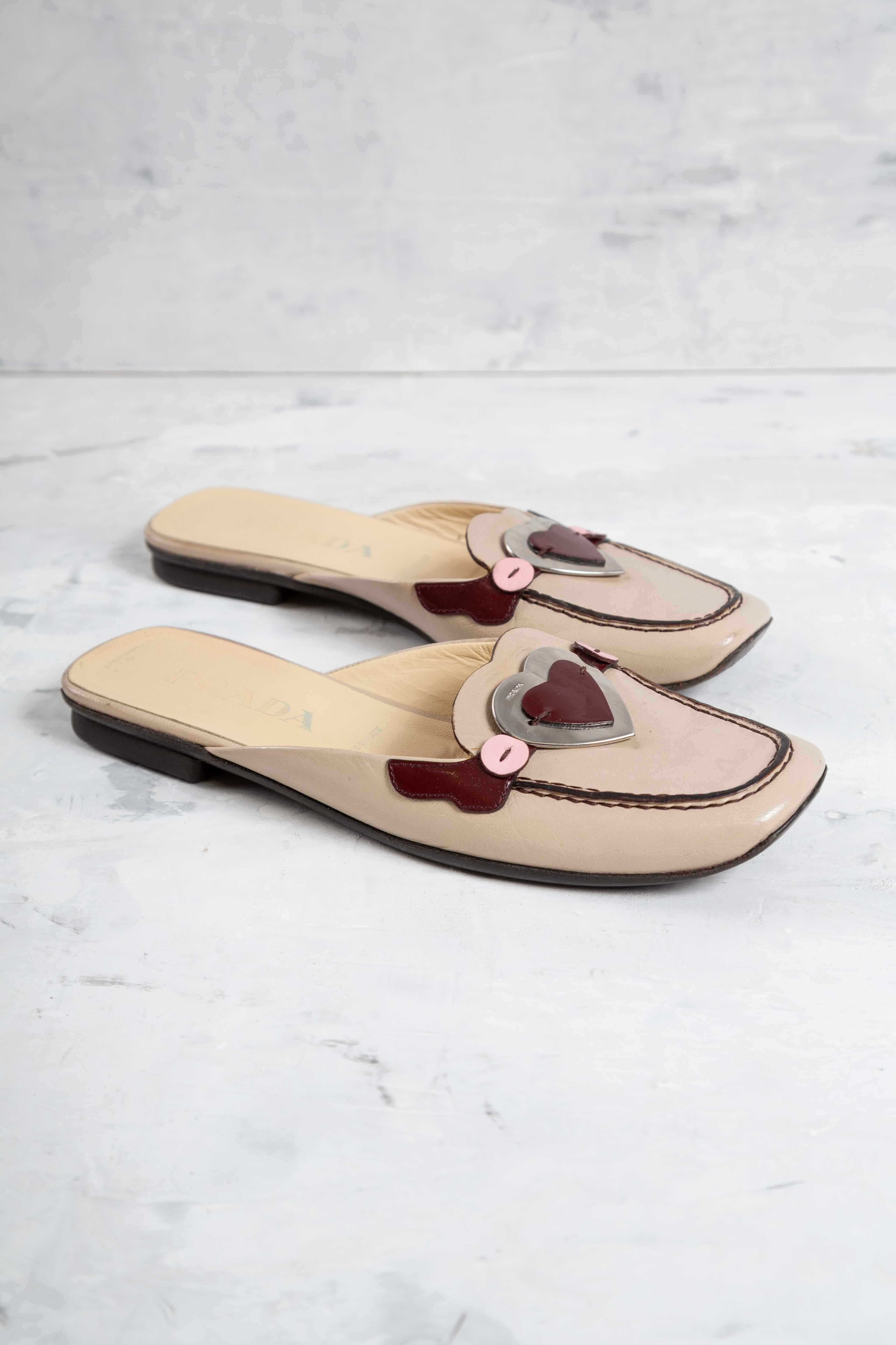 SS2000 HEART SLIPPERS