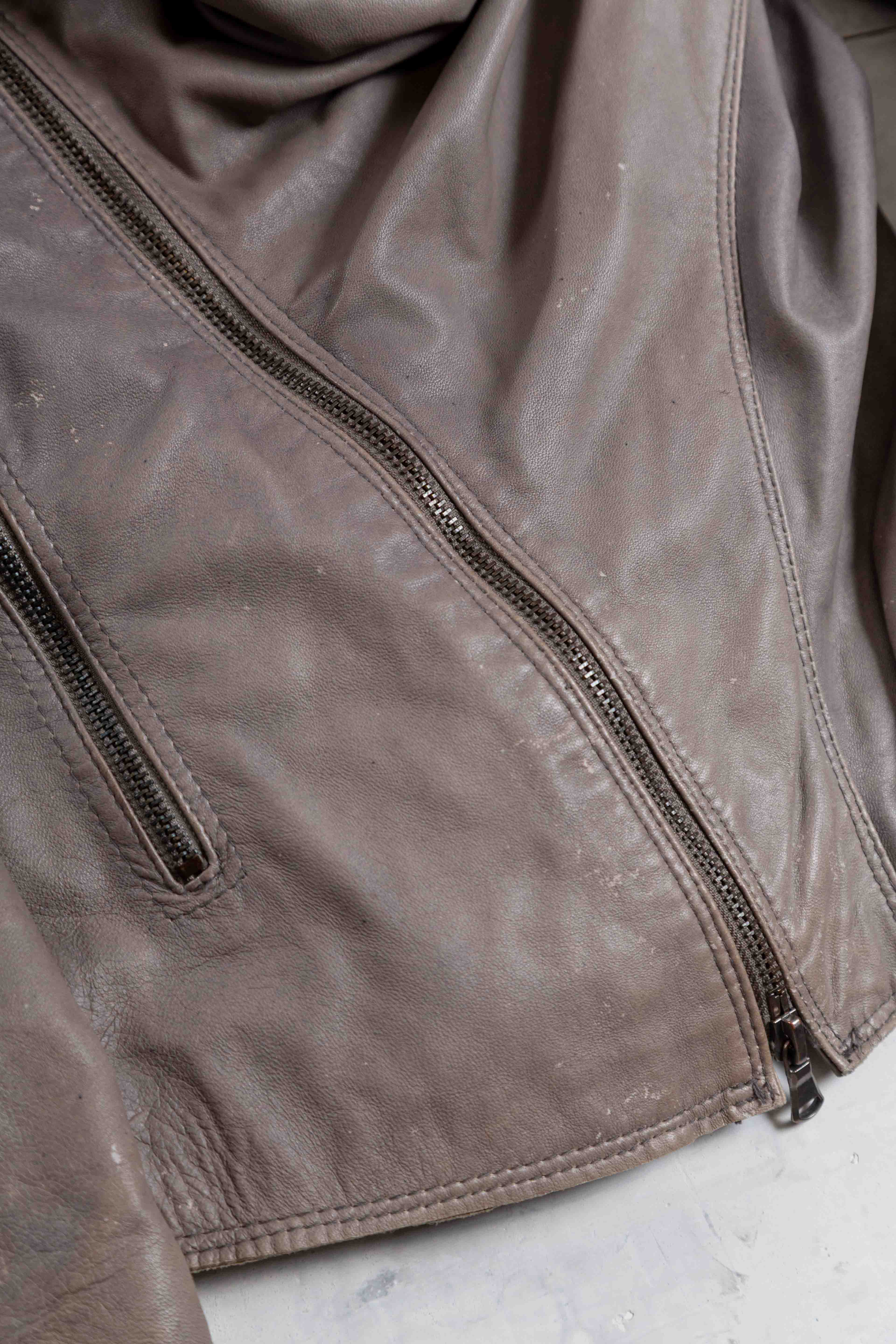 ASYMMETRIC DRAIPED LEATHER JACKET