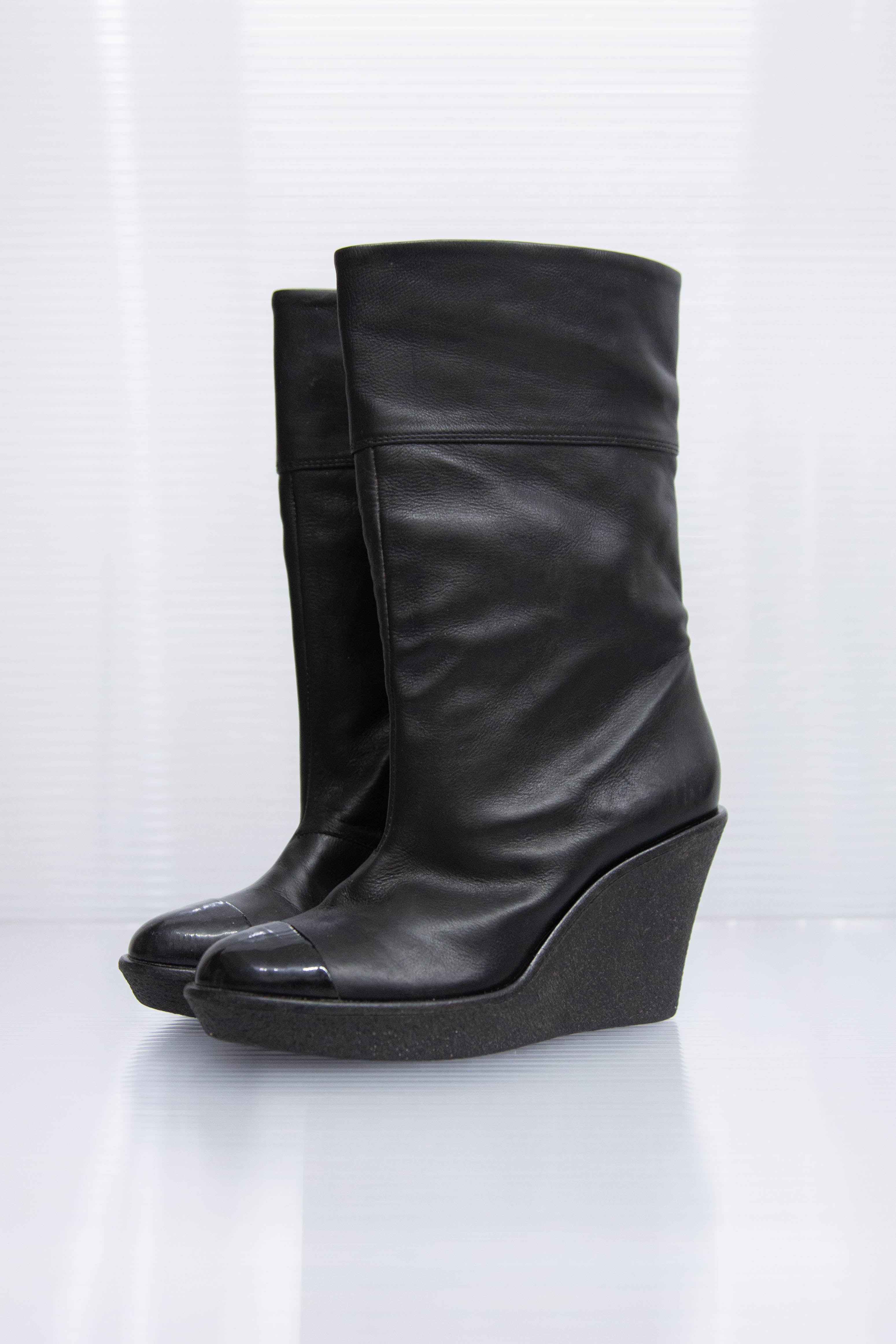 LEATHER WEDGES PATENT TOE BOOTS