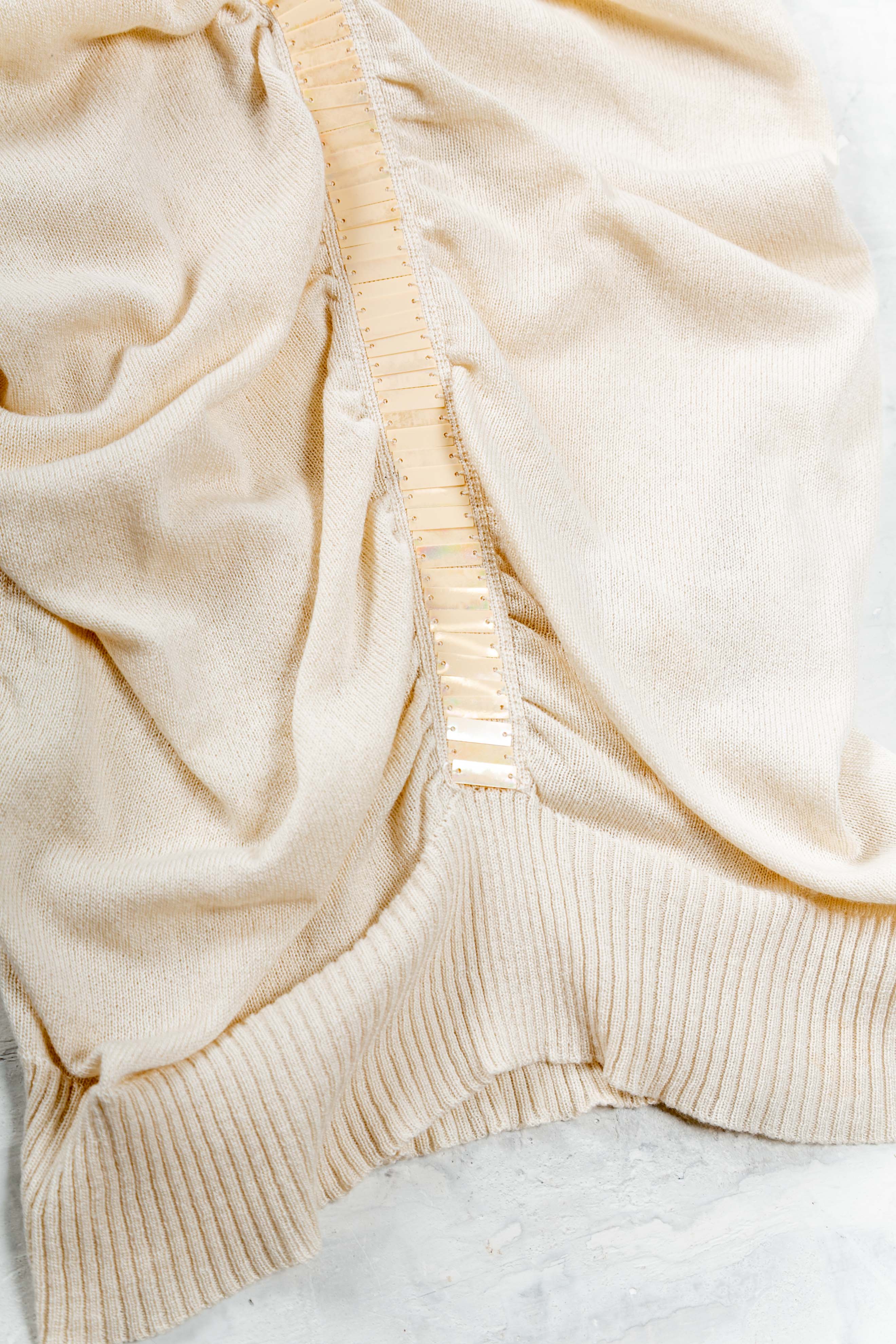 IVORY KNIT SEQUINED TOP