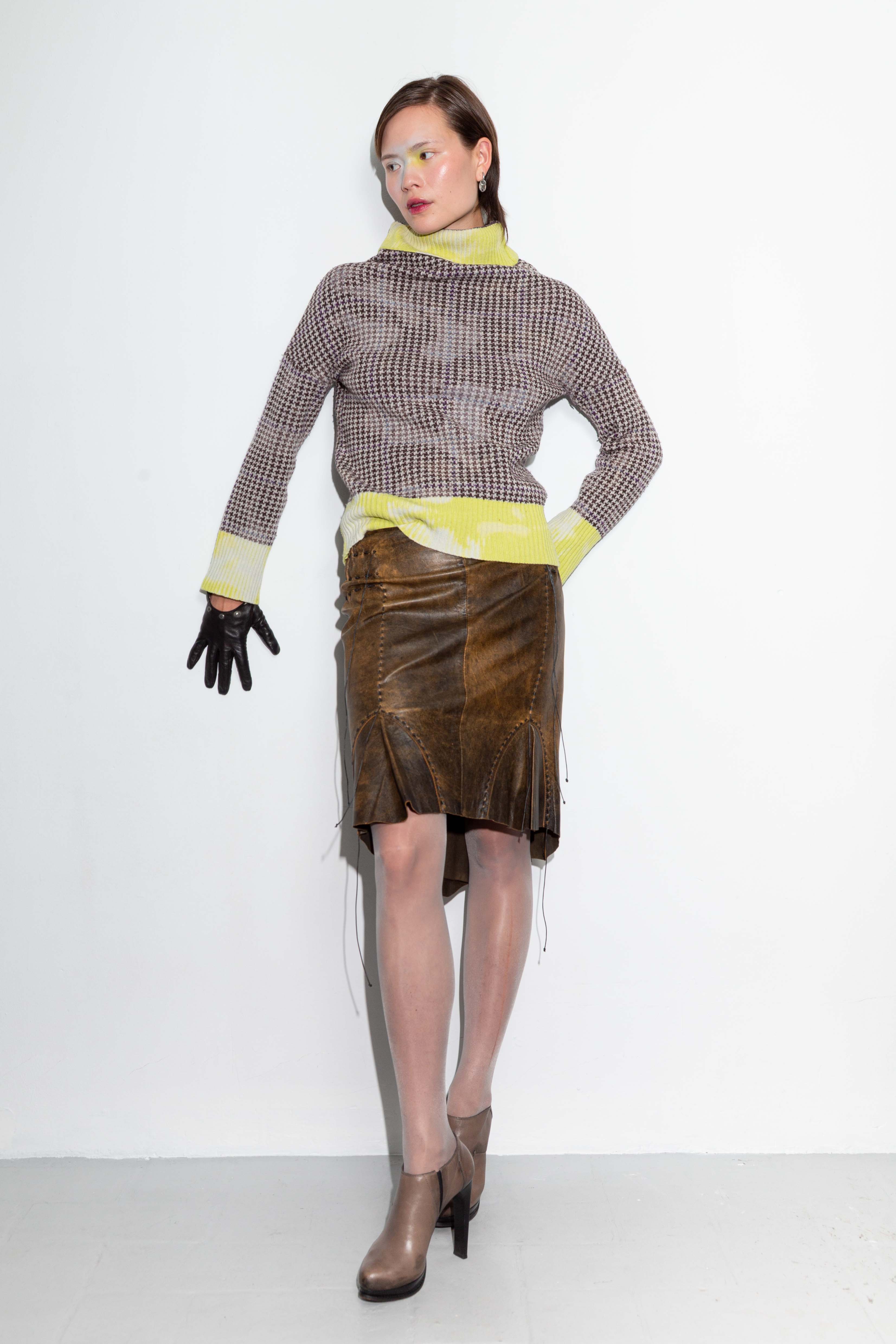 TRICOLOR HOUNDSTOOTH WASHED SWEATER