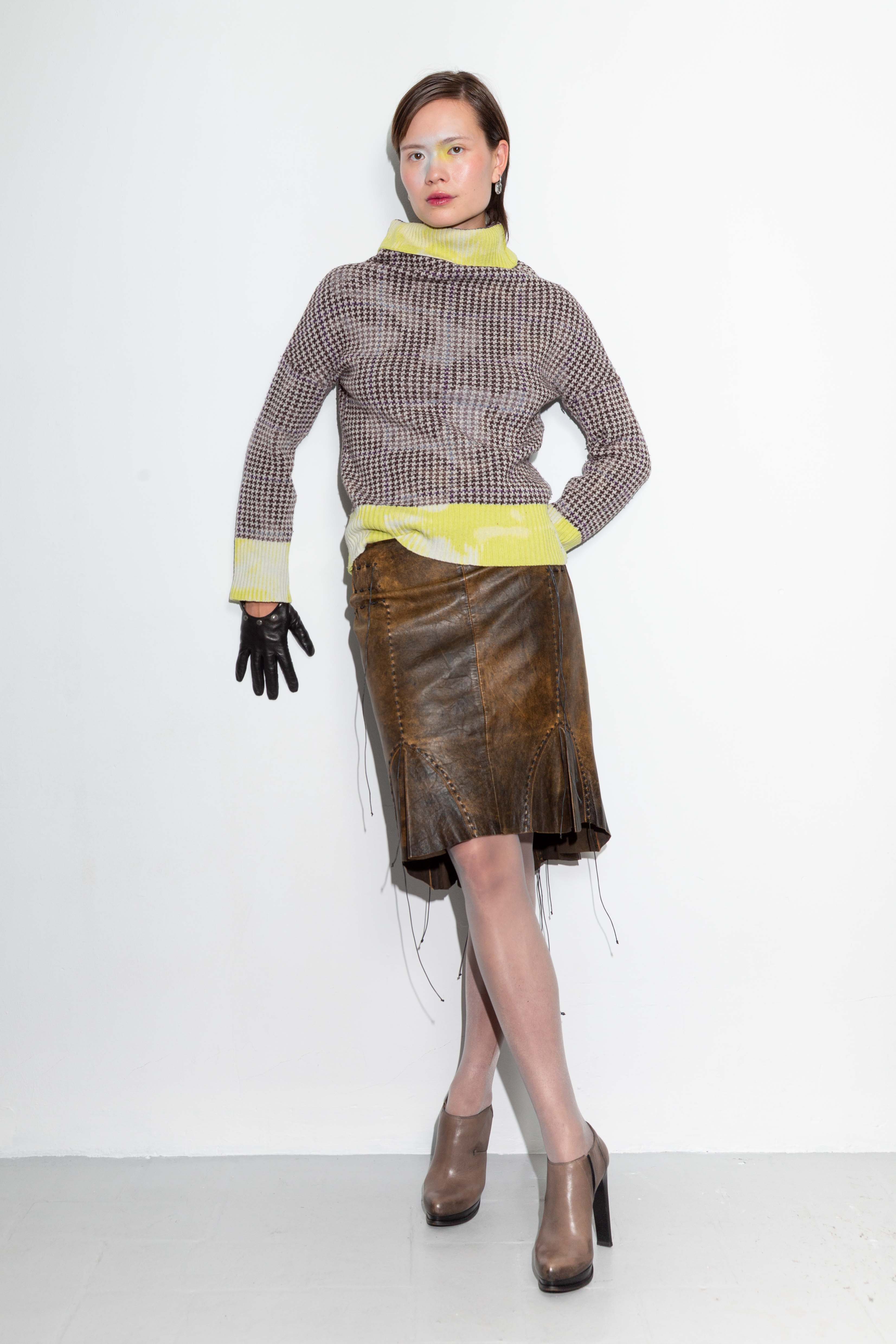 TRICOLOR HOUNDSTOOTH WASHED SWEATER