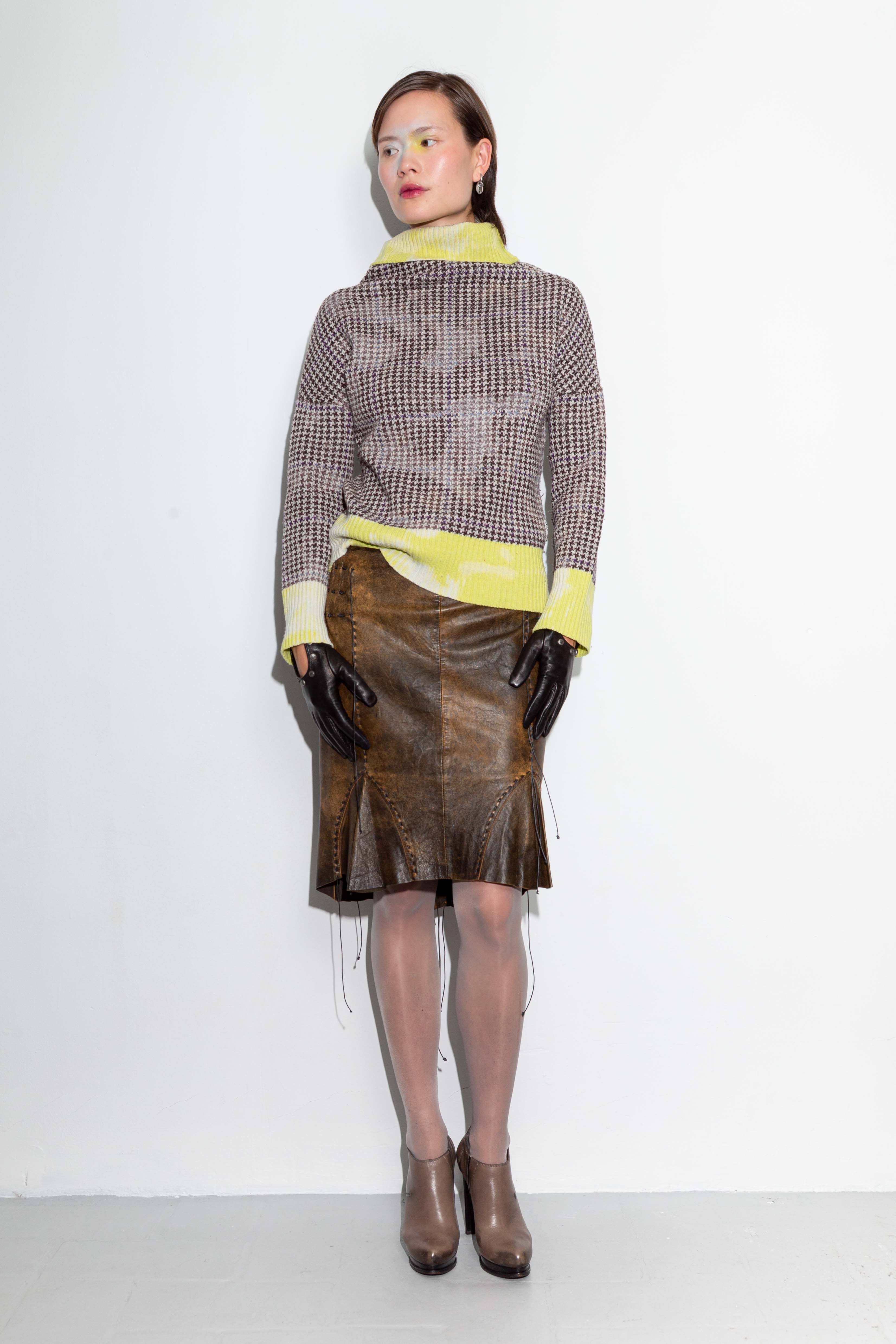 TRICOLOR HOUNDSTOOTH WASHED SWEATER