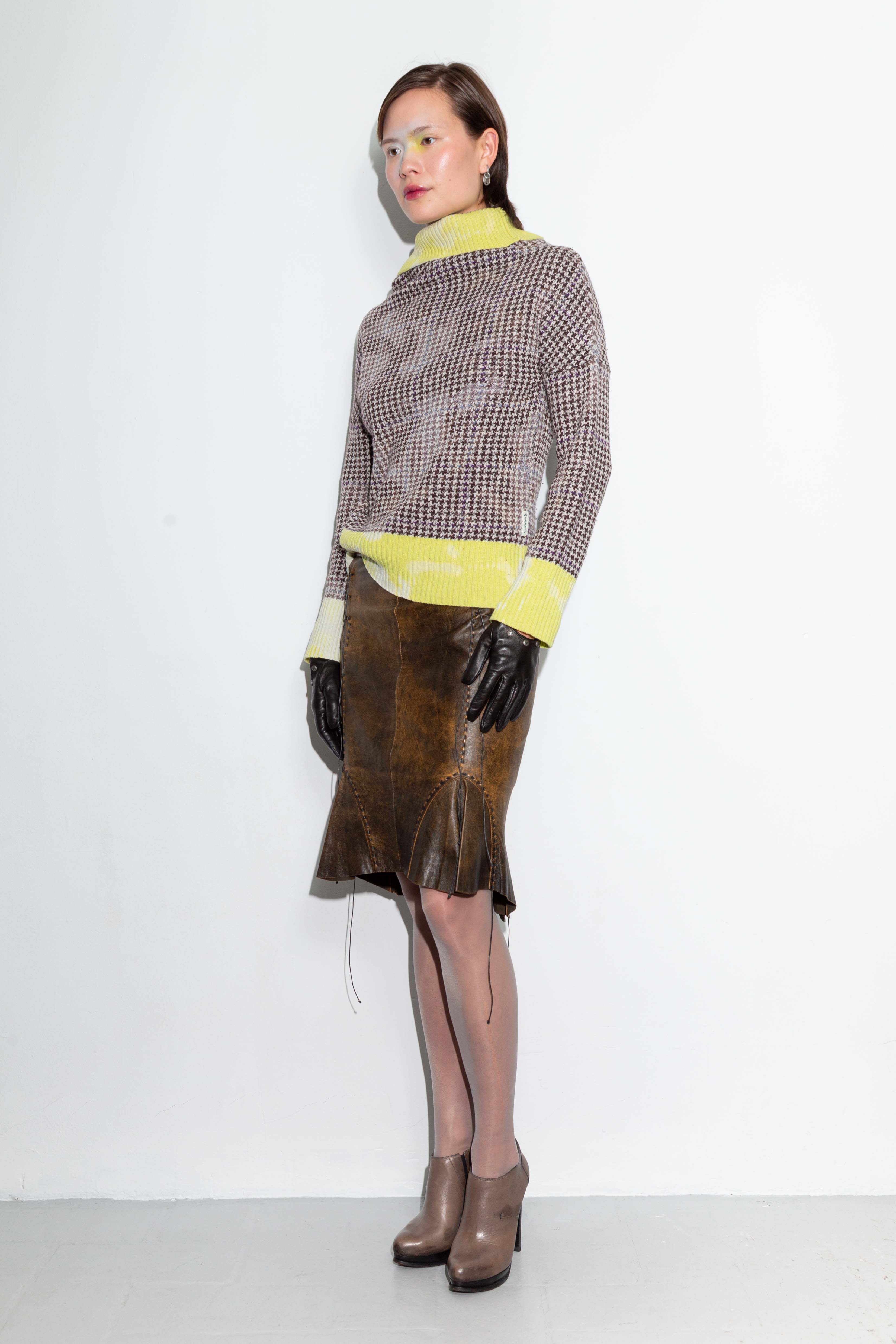 TRICOLOR HOUNDSTOOTH WASHED SWEATER