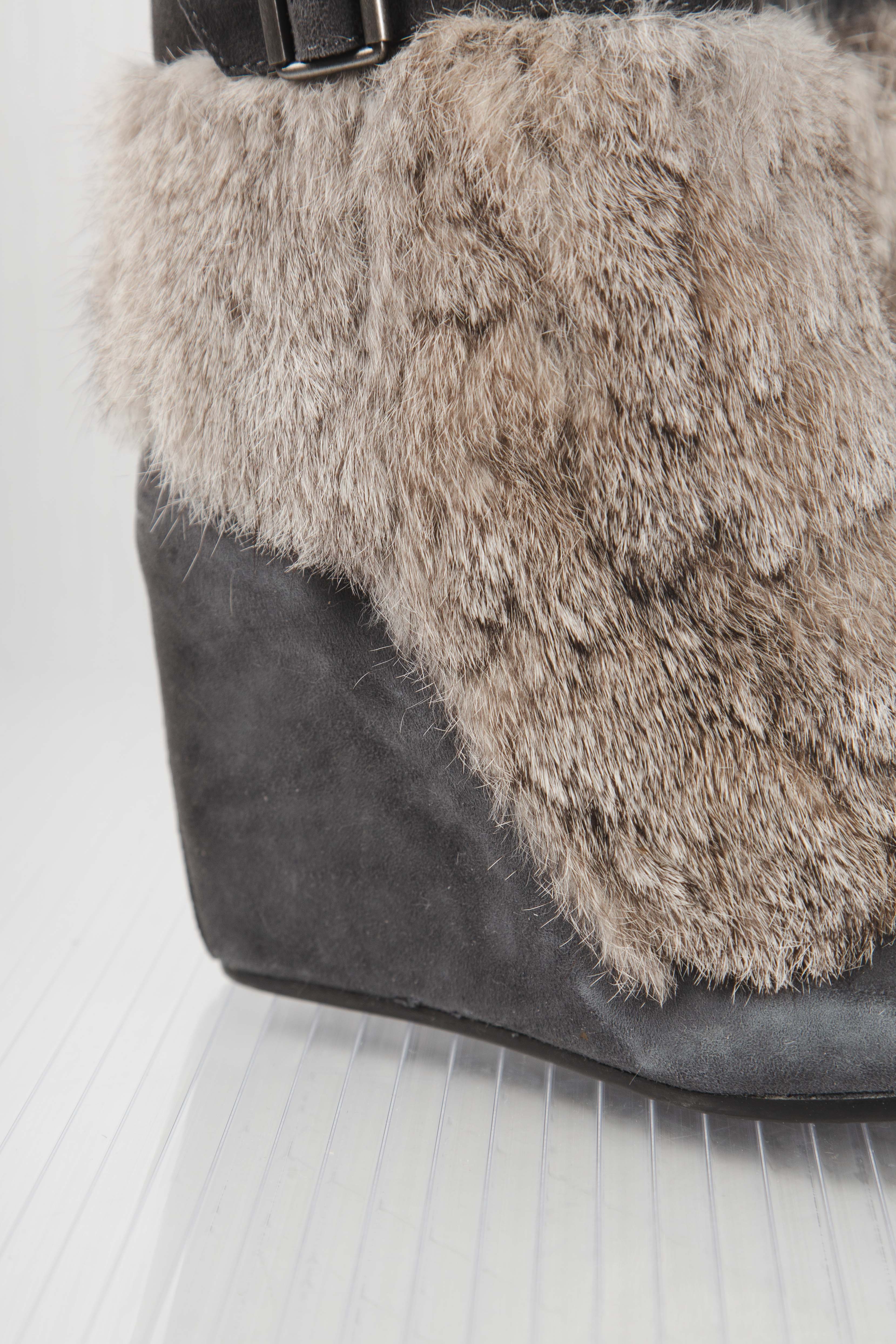 DARK BLUE LEATHER FUR WEDGES