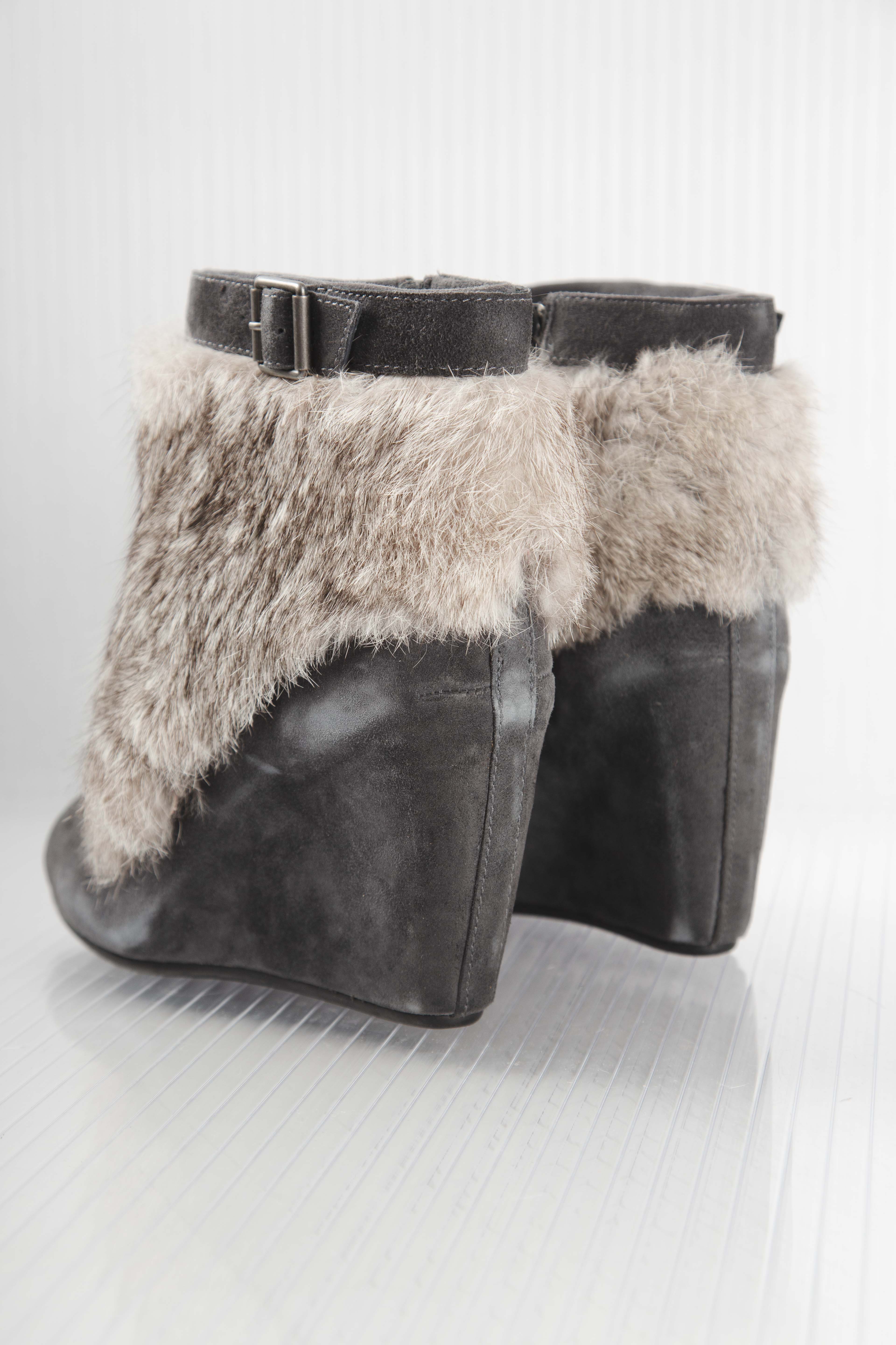 DARK BLUE LEATHER FUR WEDGES