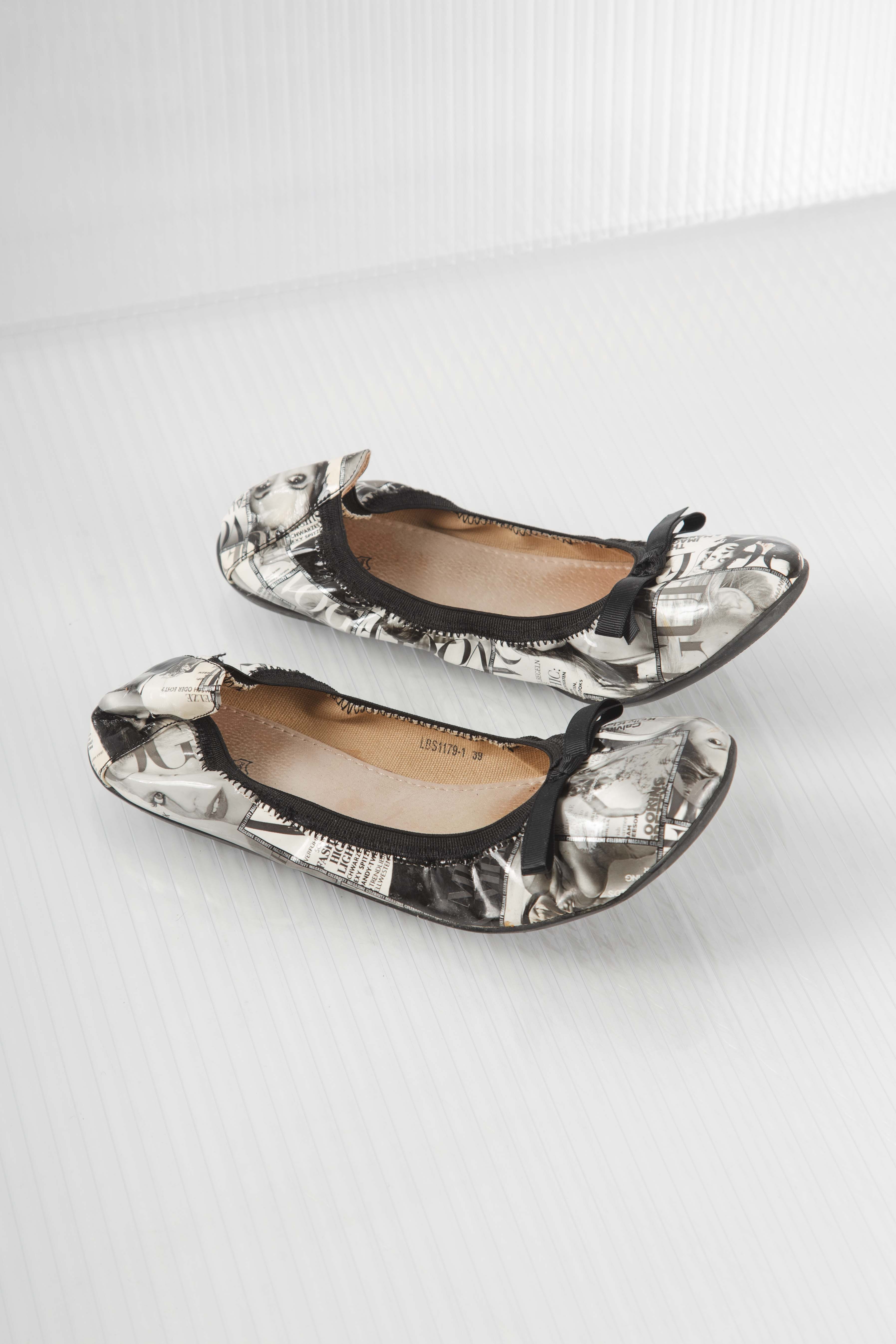 NEWSPAPER BOW BALLERINAS