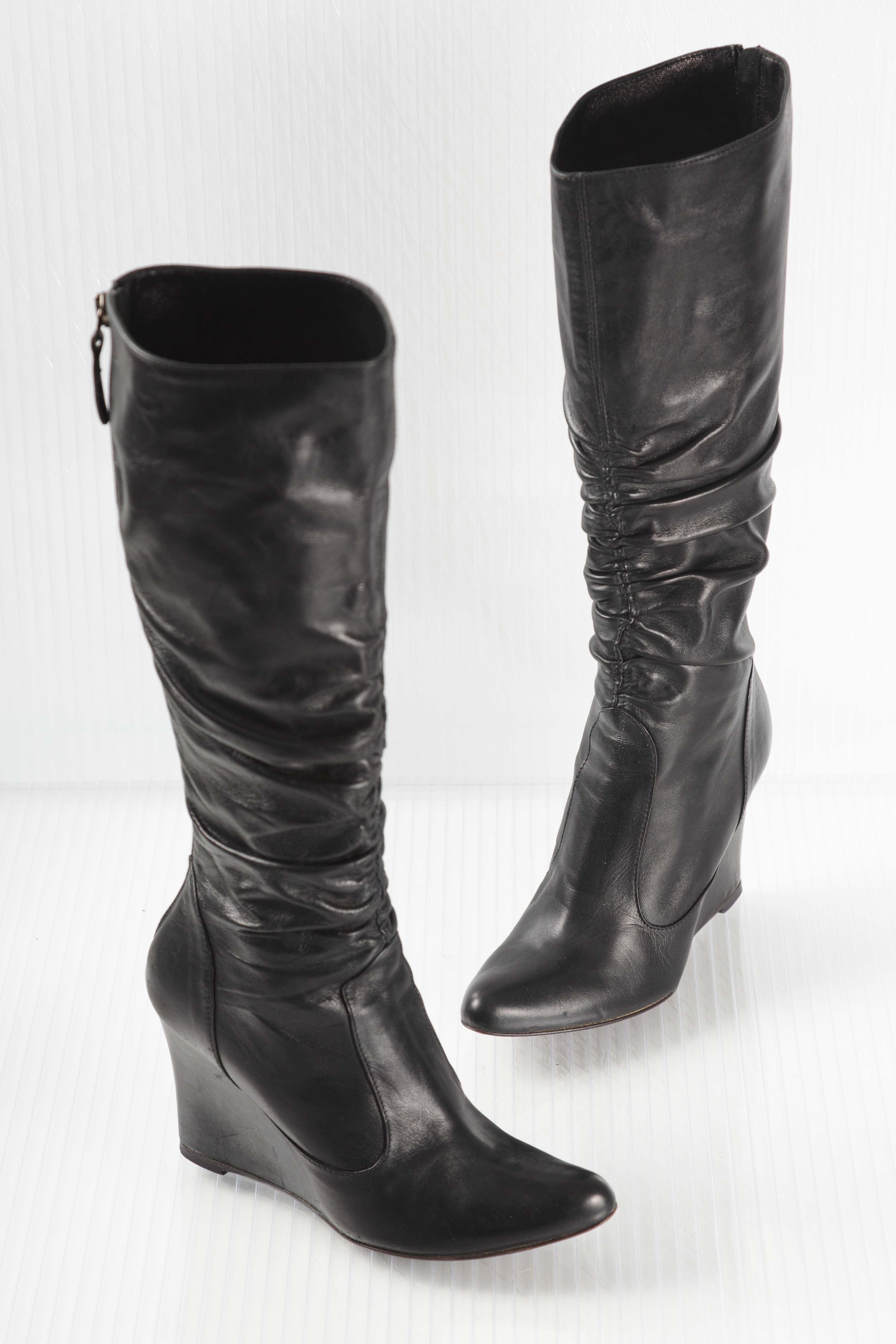 RUCHED LEATHER WEDGES KNEE BOOTS