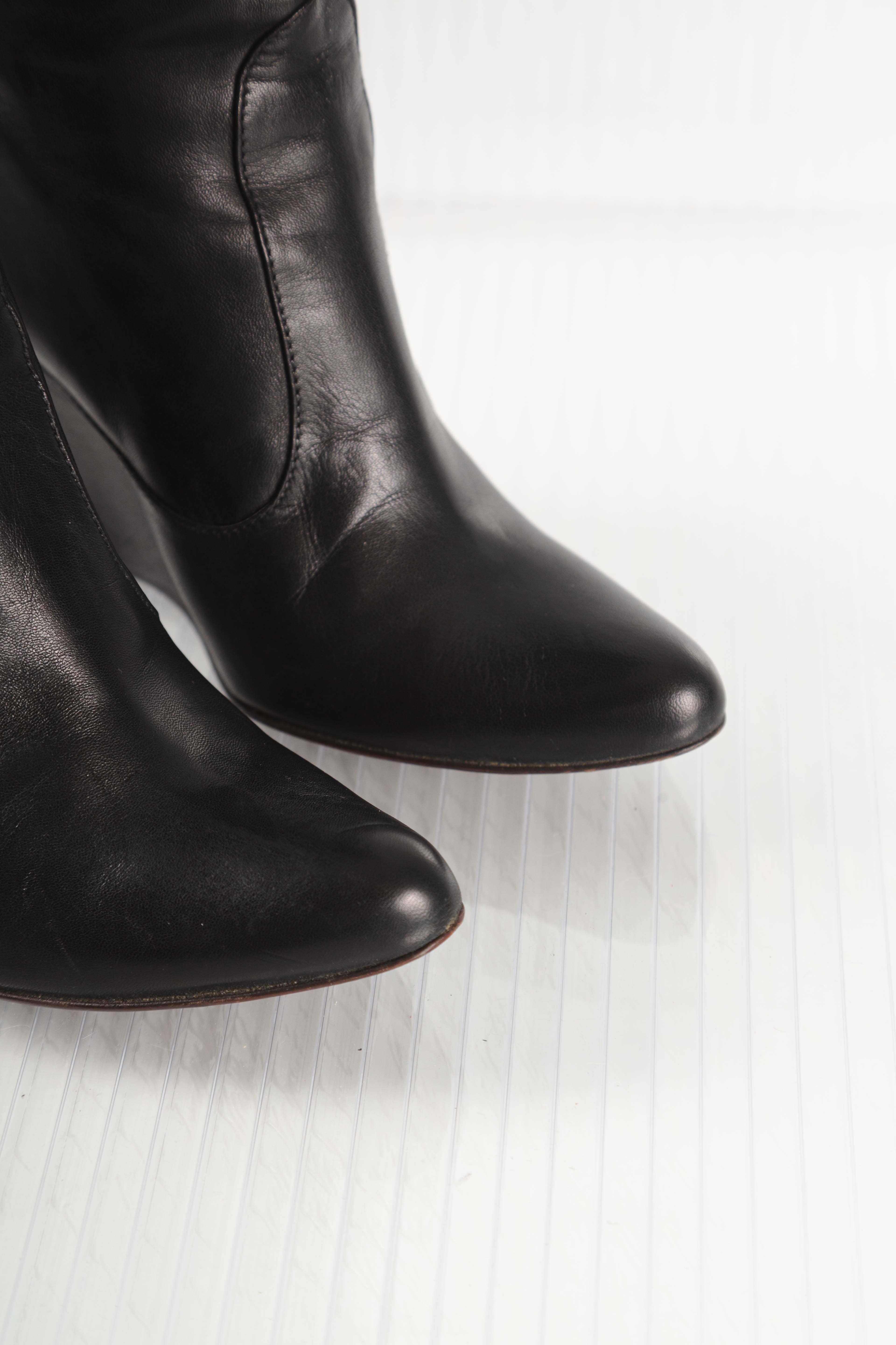 RUCHED LEATHER WEDGES KNEE BOOTS