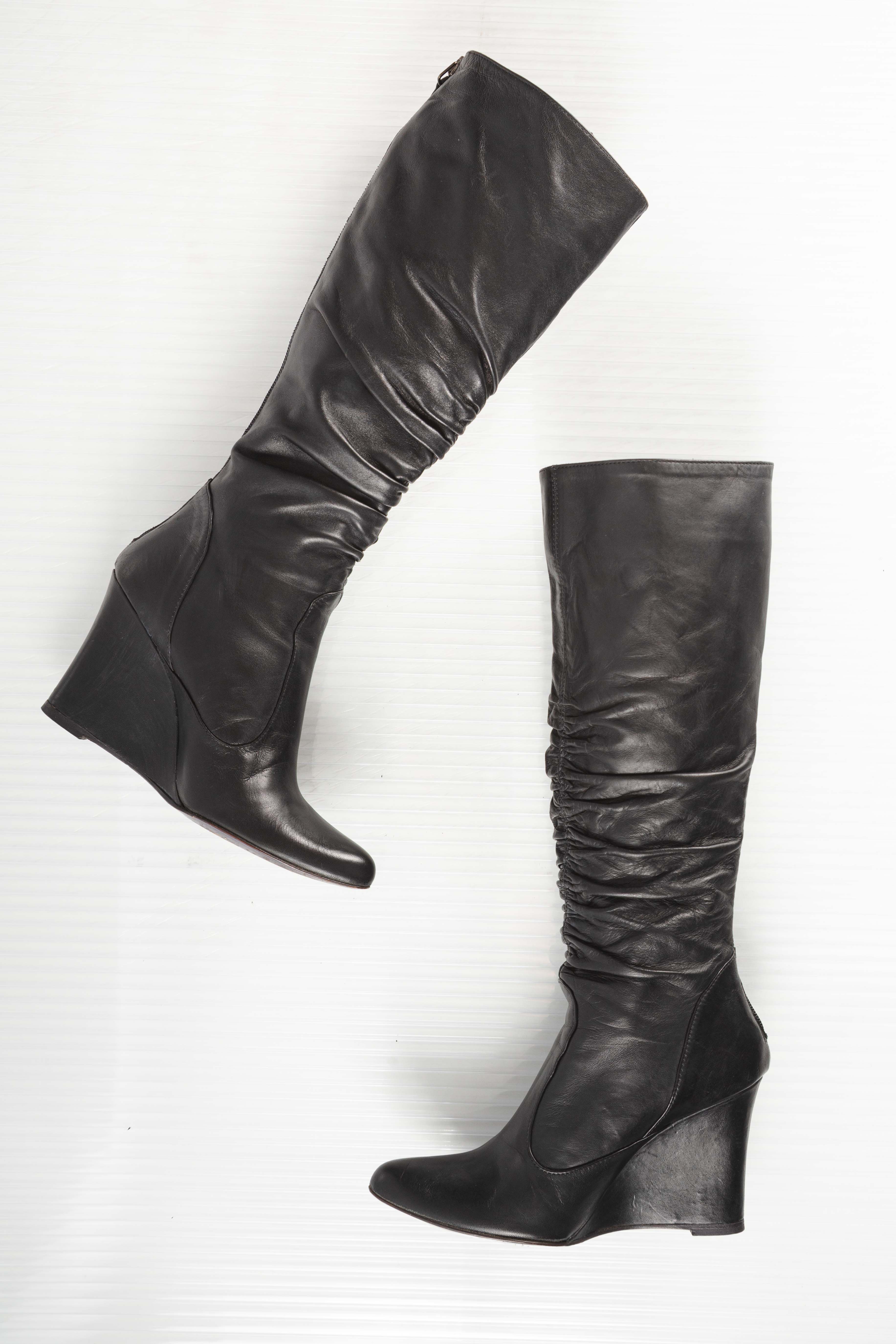 RUCHED LEATHER WEDGES KNEE BOOTS