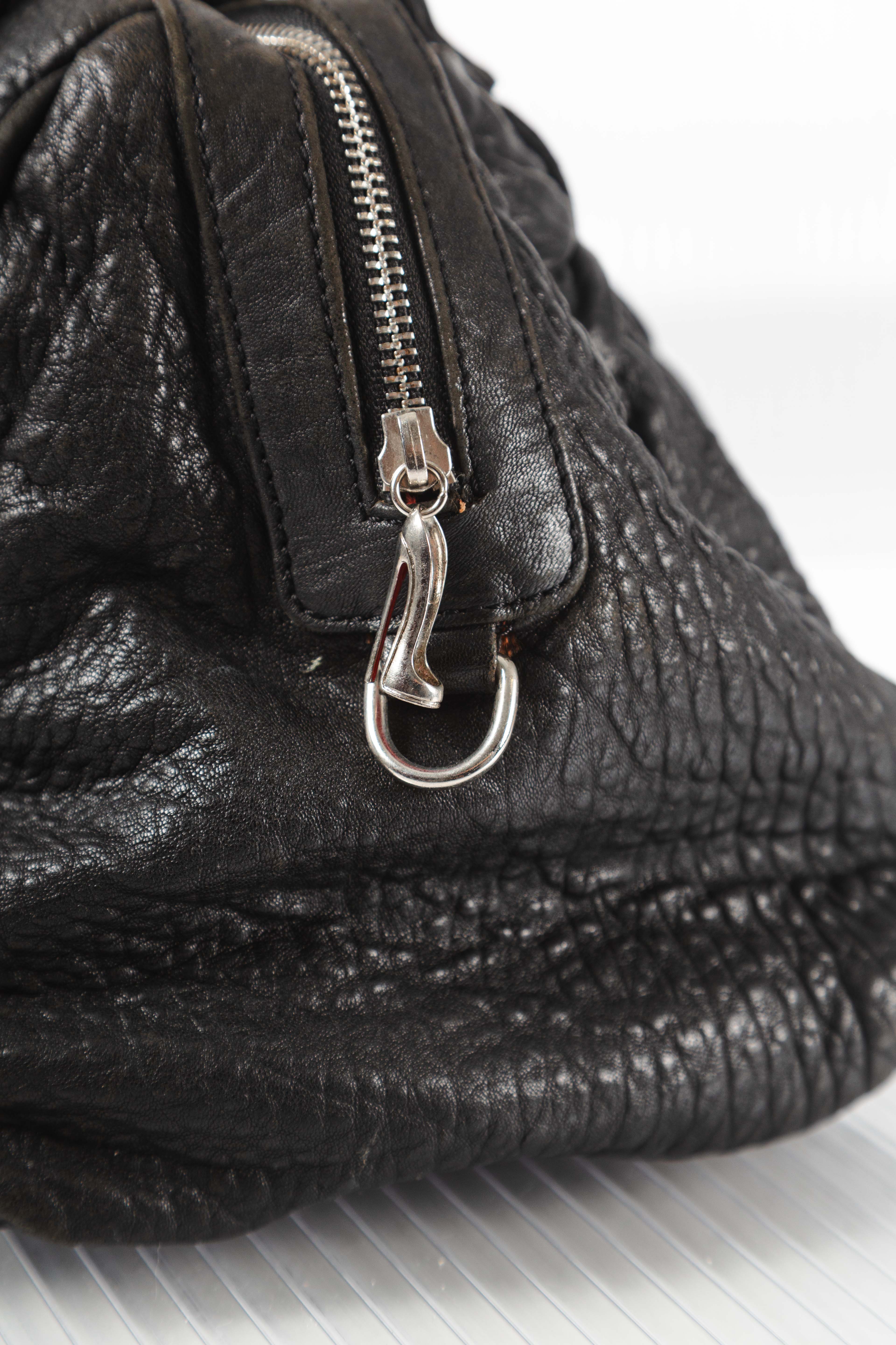 BLACK BOW CHAINED HANDLEBAG