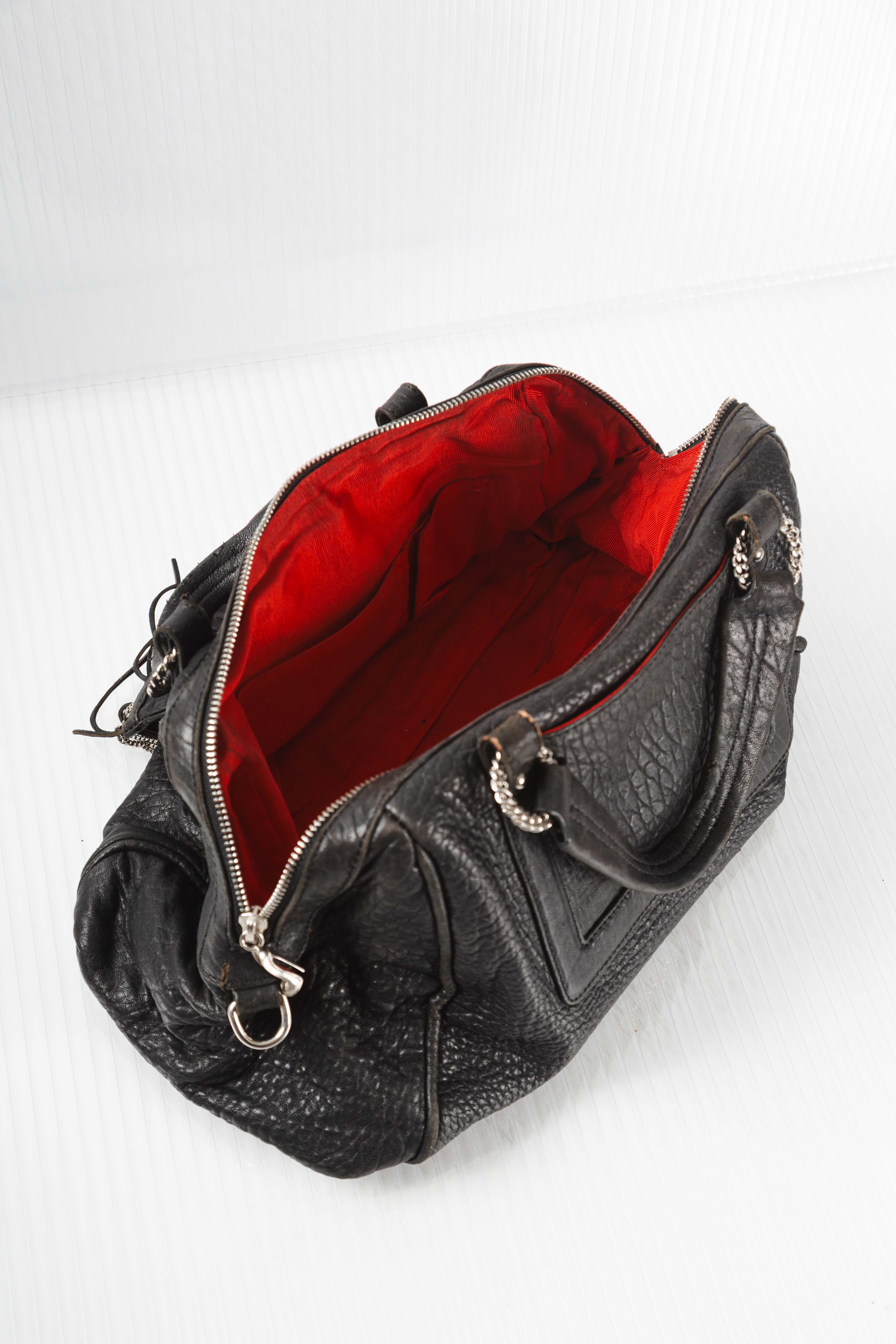 BLACK BOW CHAINED HANDLEBAG