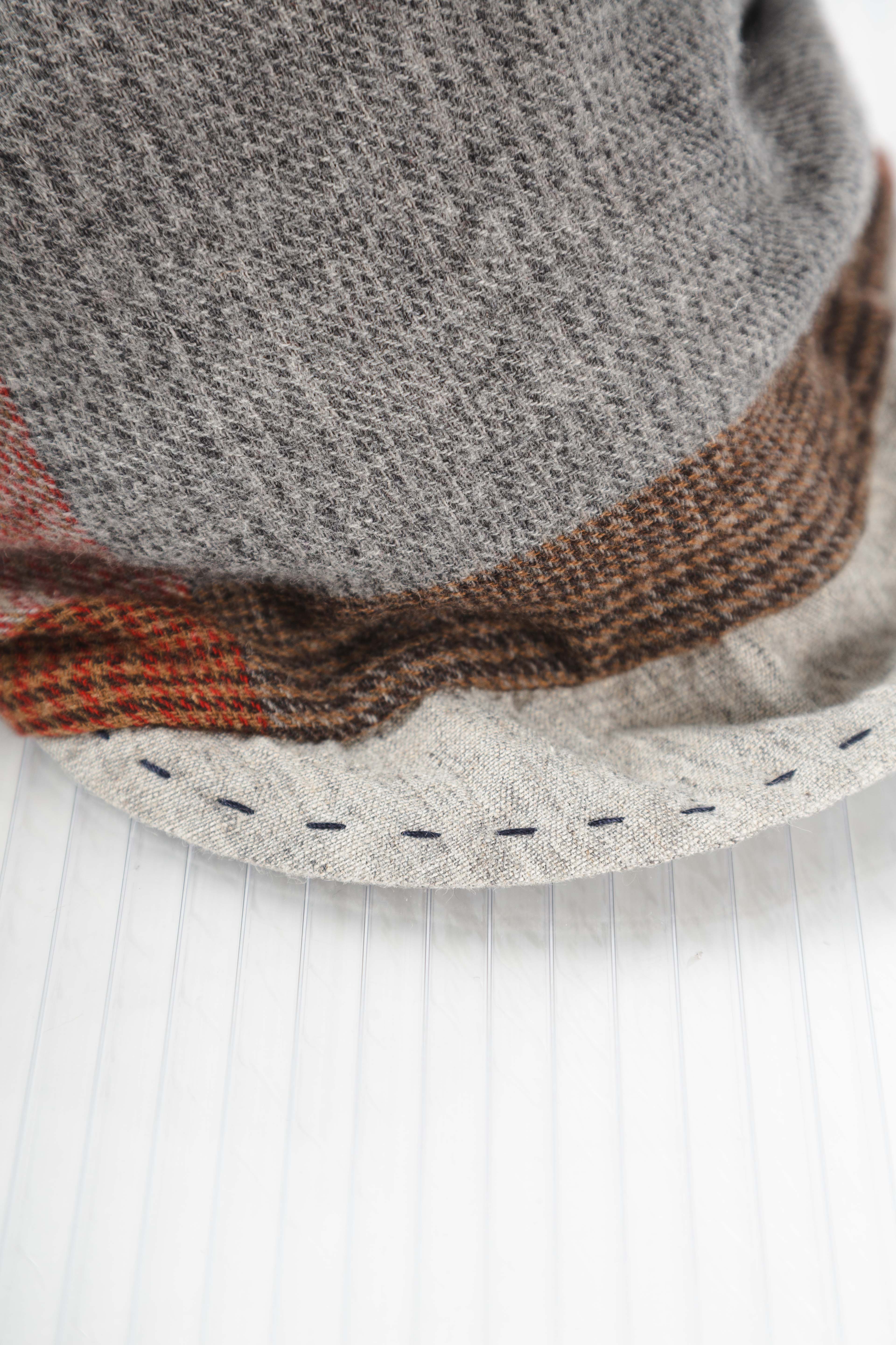 RED CHECK WOOL KNIT HAT