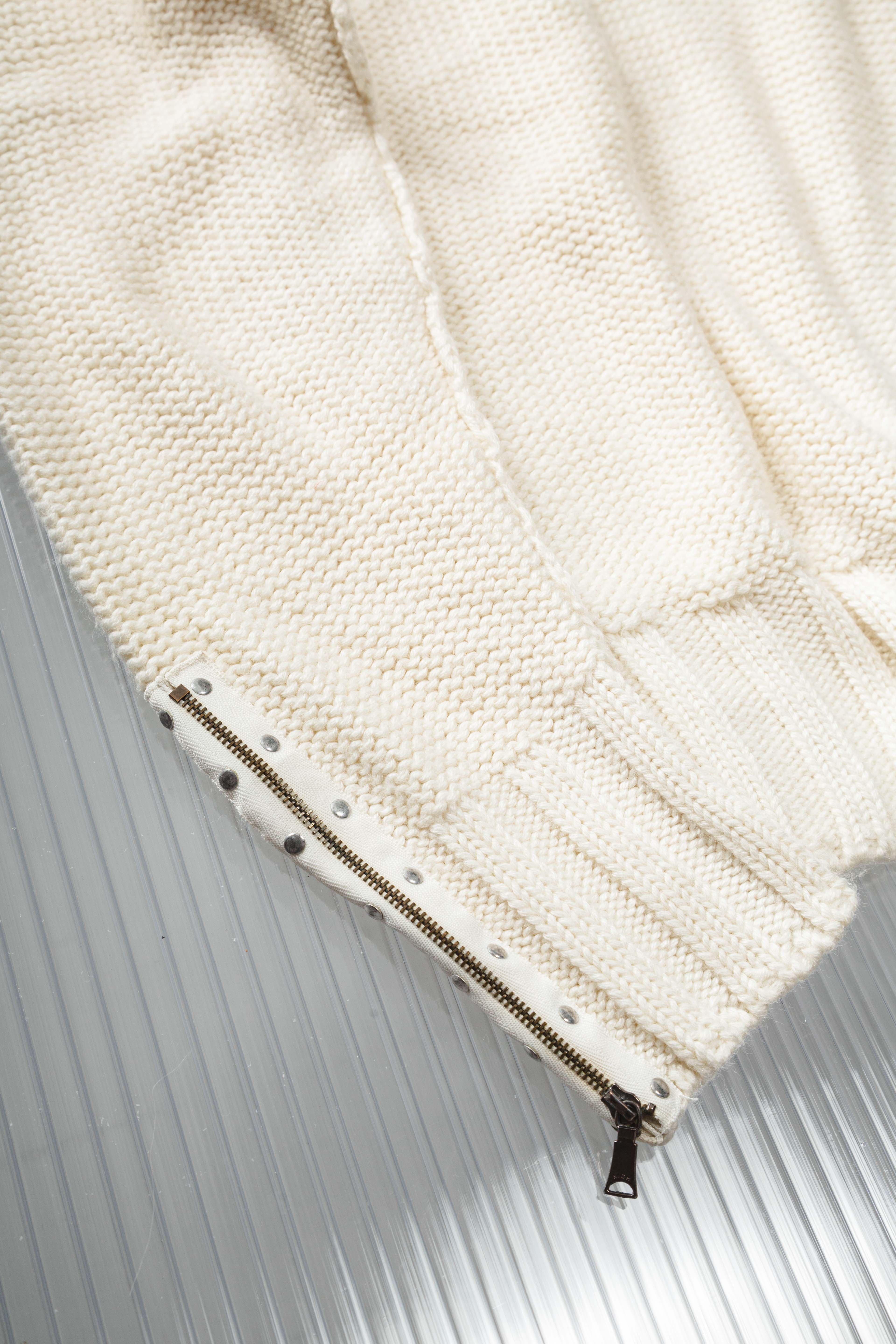 WHITE ZIPPED UTILITY SWEATER