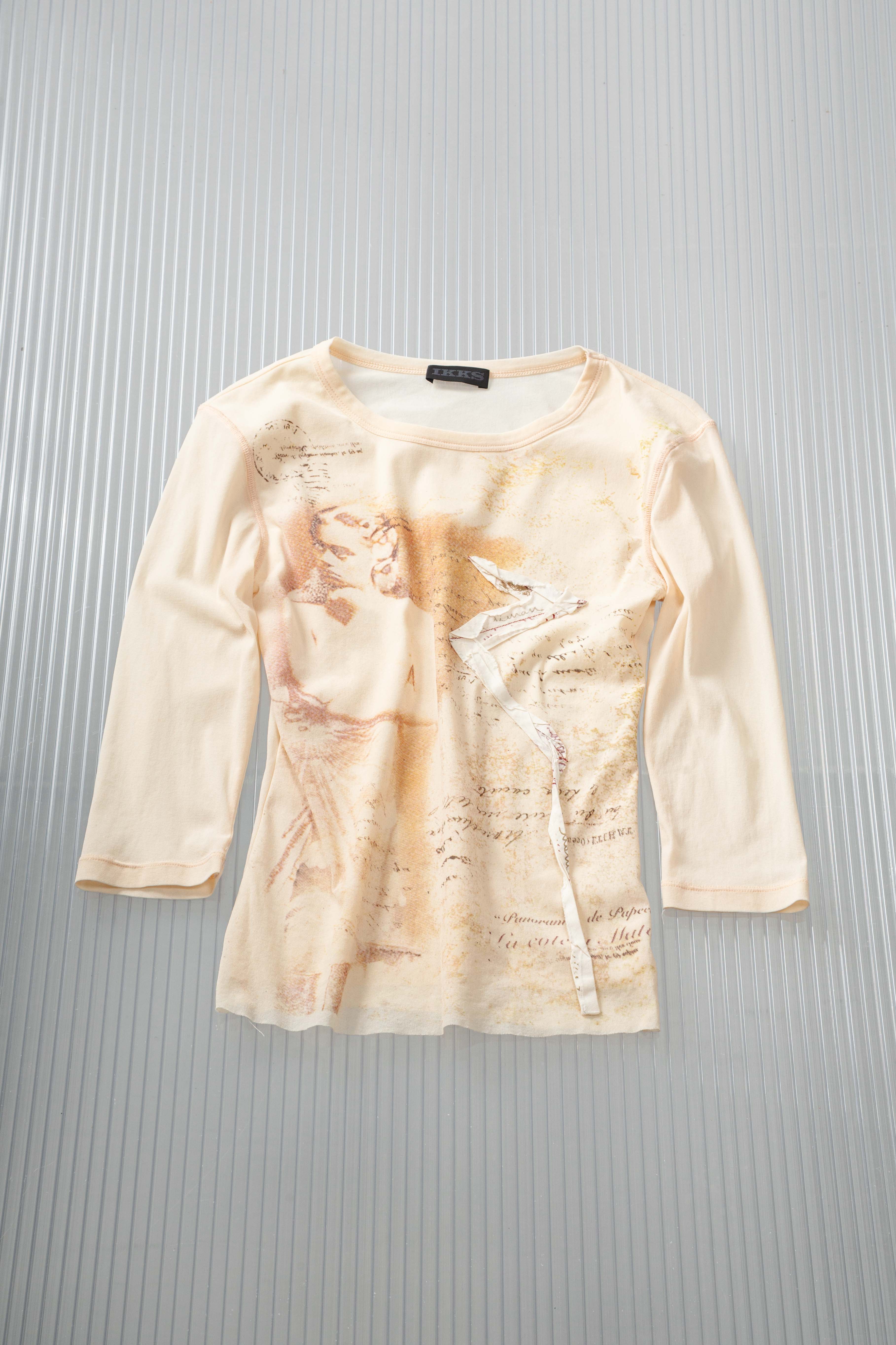 TEXT AND FACE PRINTED MESH TOP