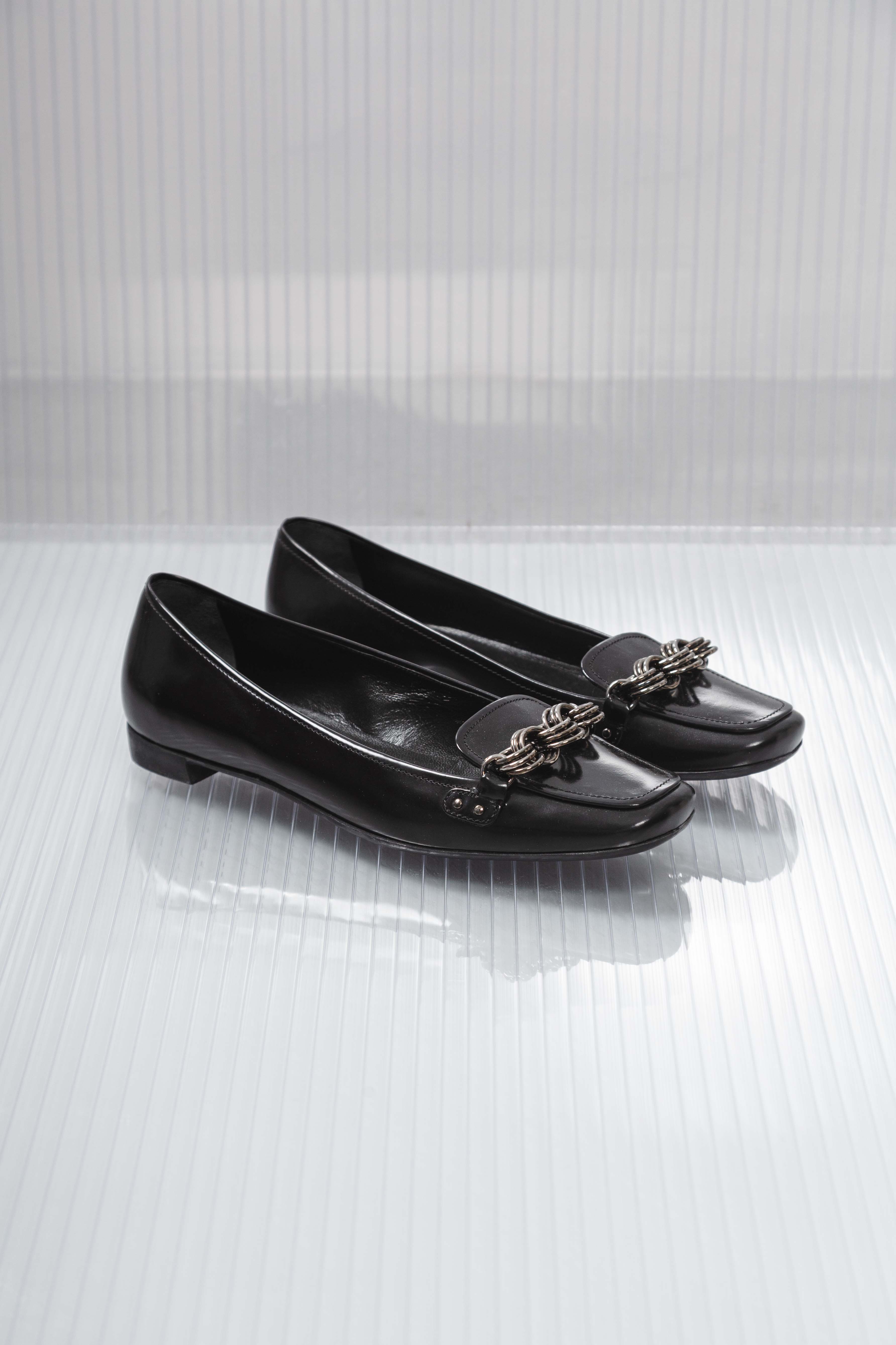 PATENT LEATHER BUCKLED LOAFERS
