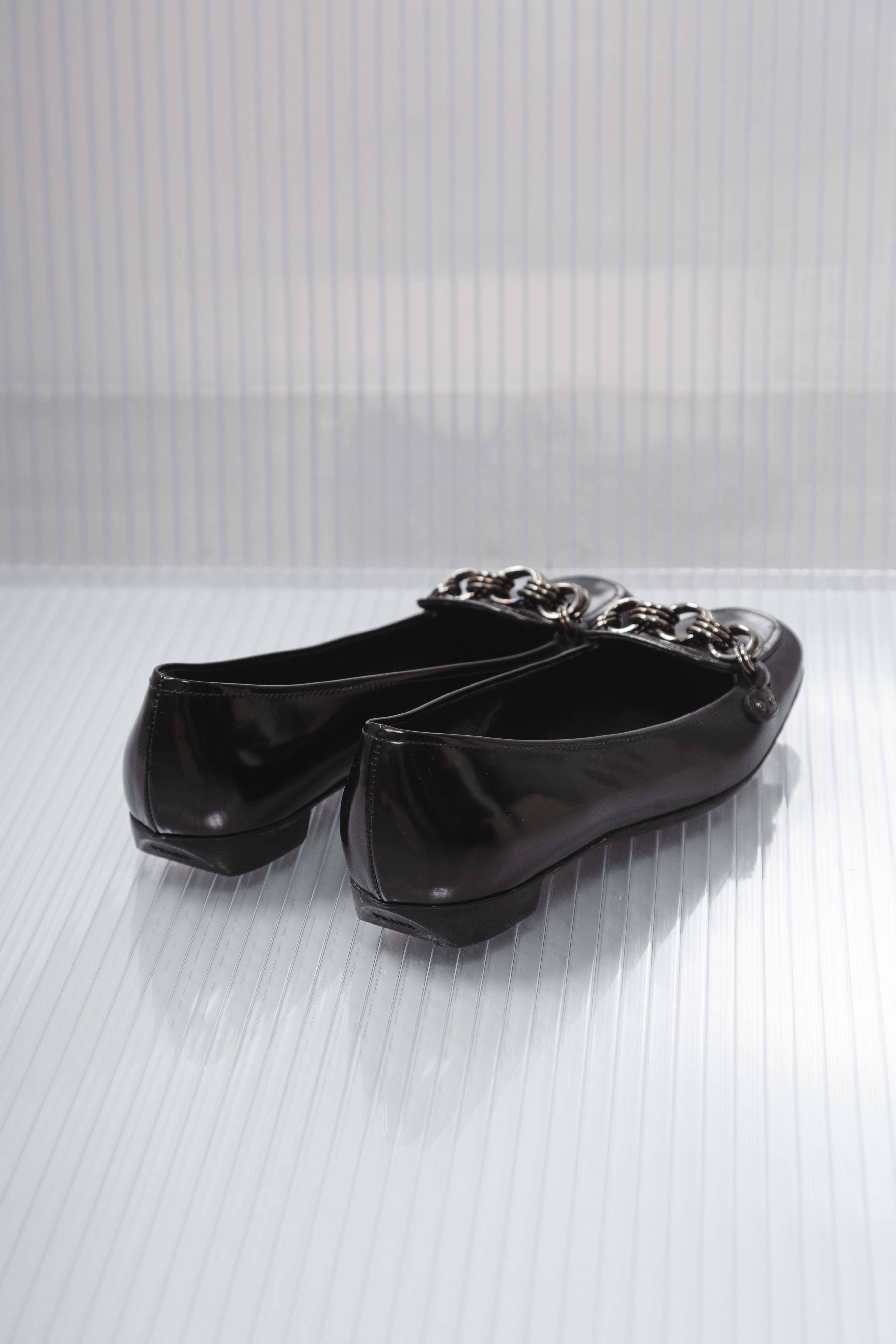 PATENT LEATHER BUCKLED LOAFERS