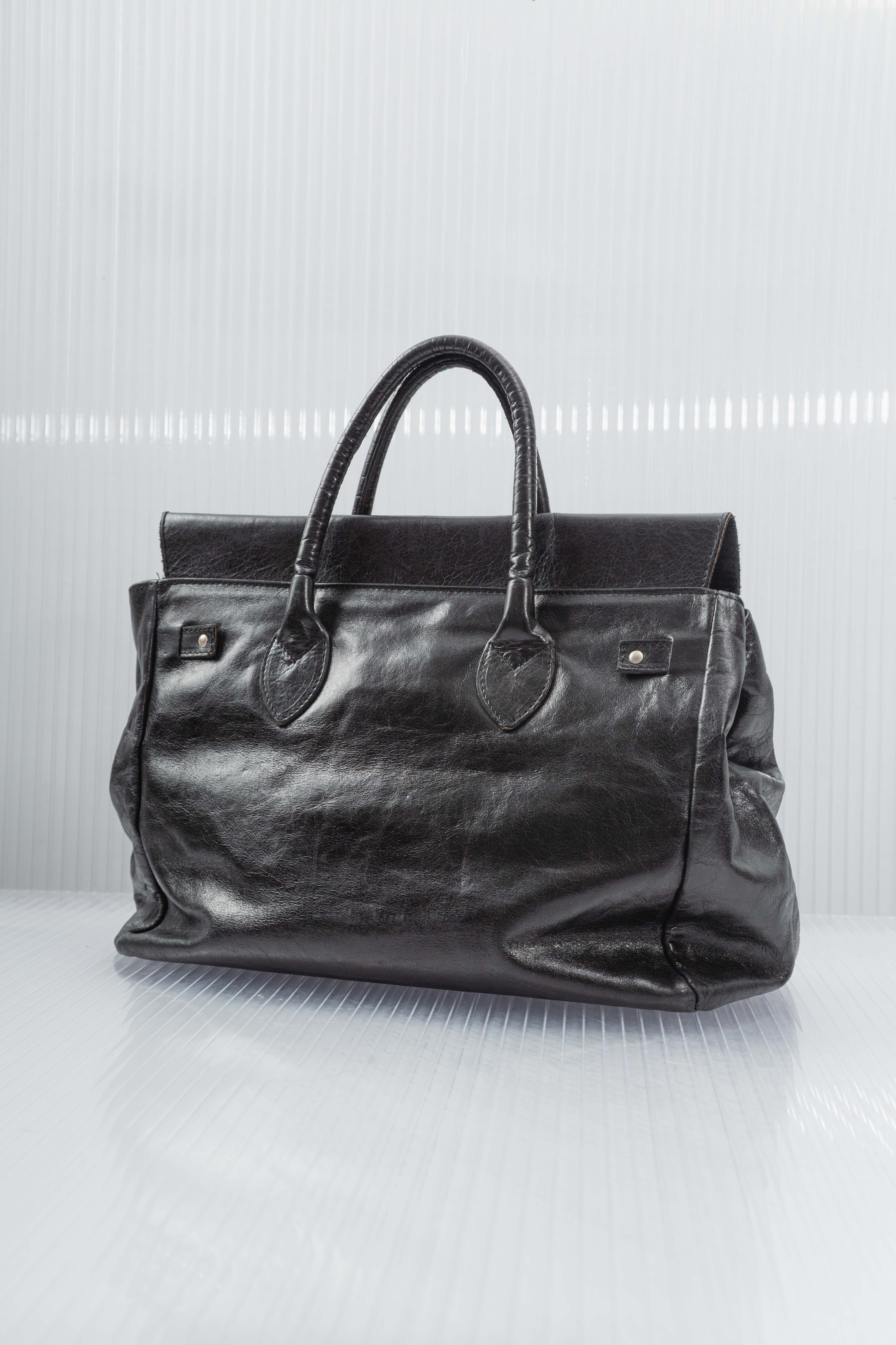 BLACK FIRKIN SOFT LEATHER HANDBAG