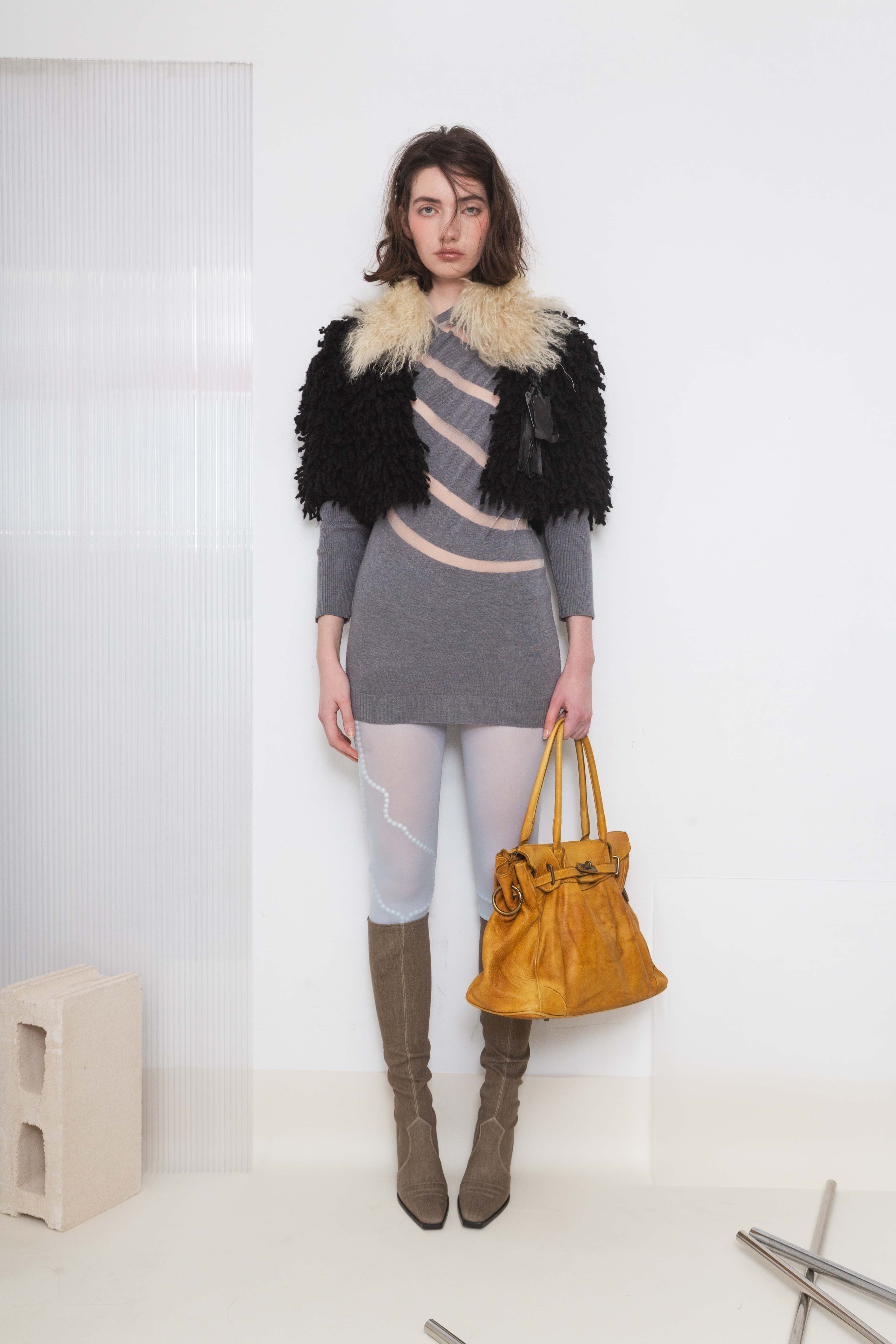 BLACK KNIT FUZZY BOLERO