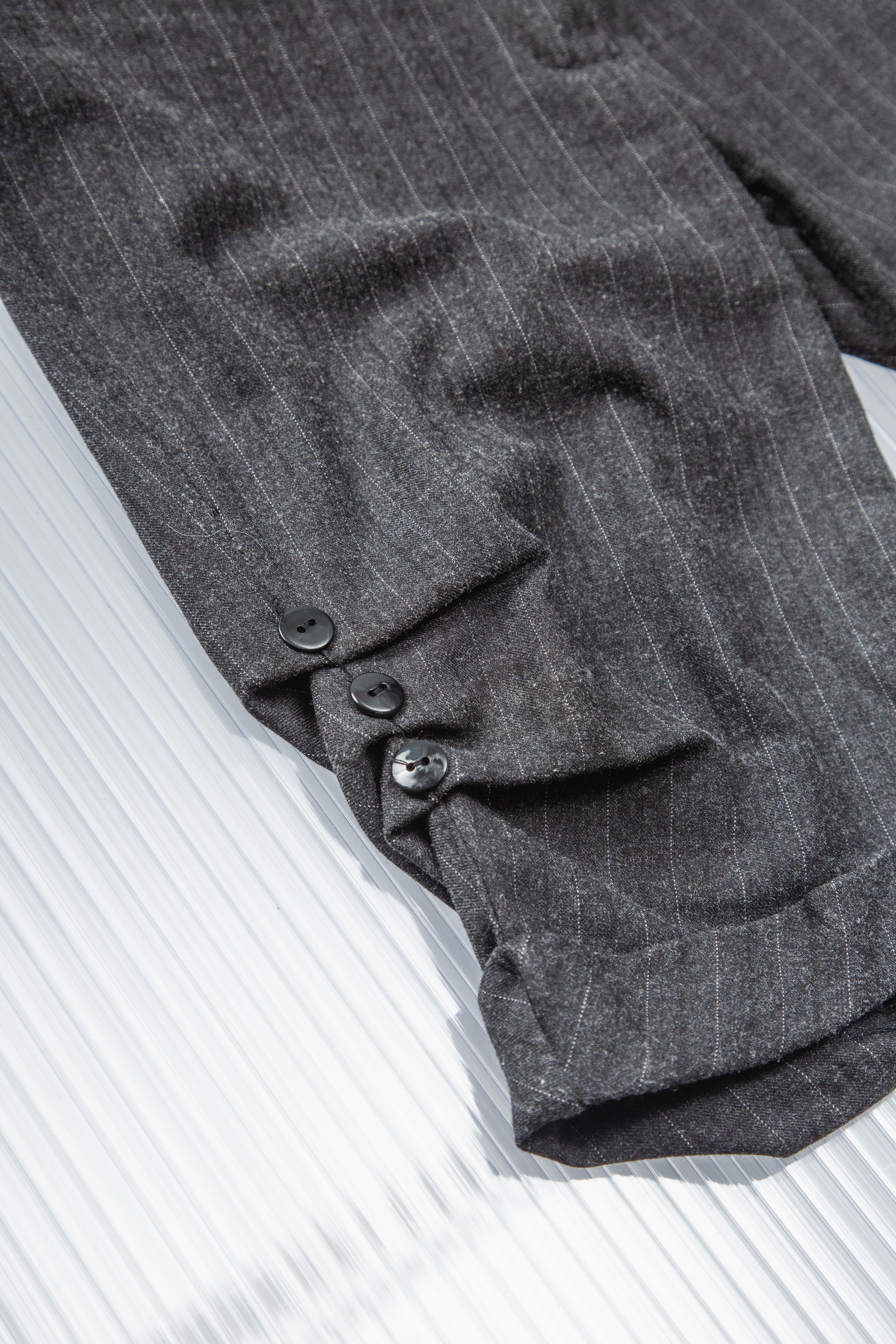 STRIPED RUCHED CAPRI PANTS