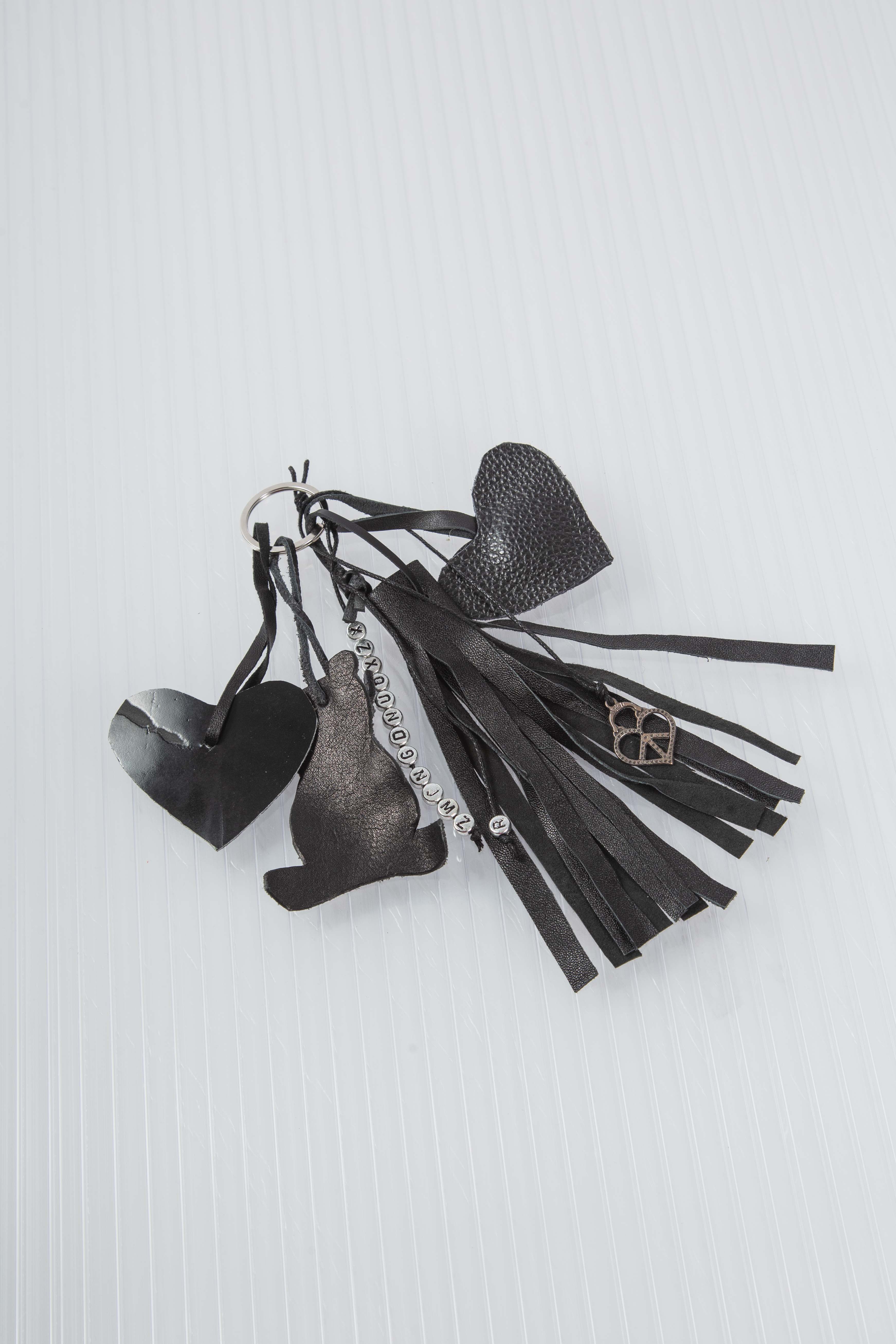 LEATHER HEARTS CHARMS KEYCHAIN