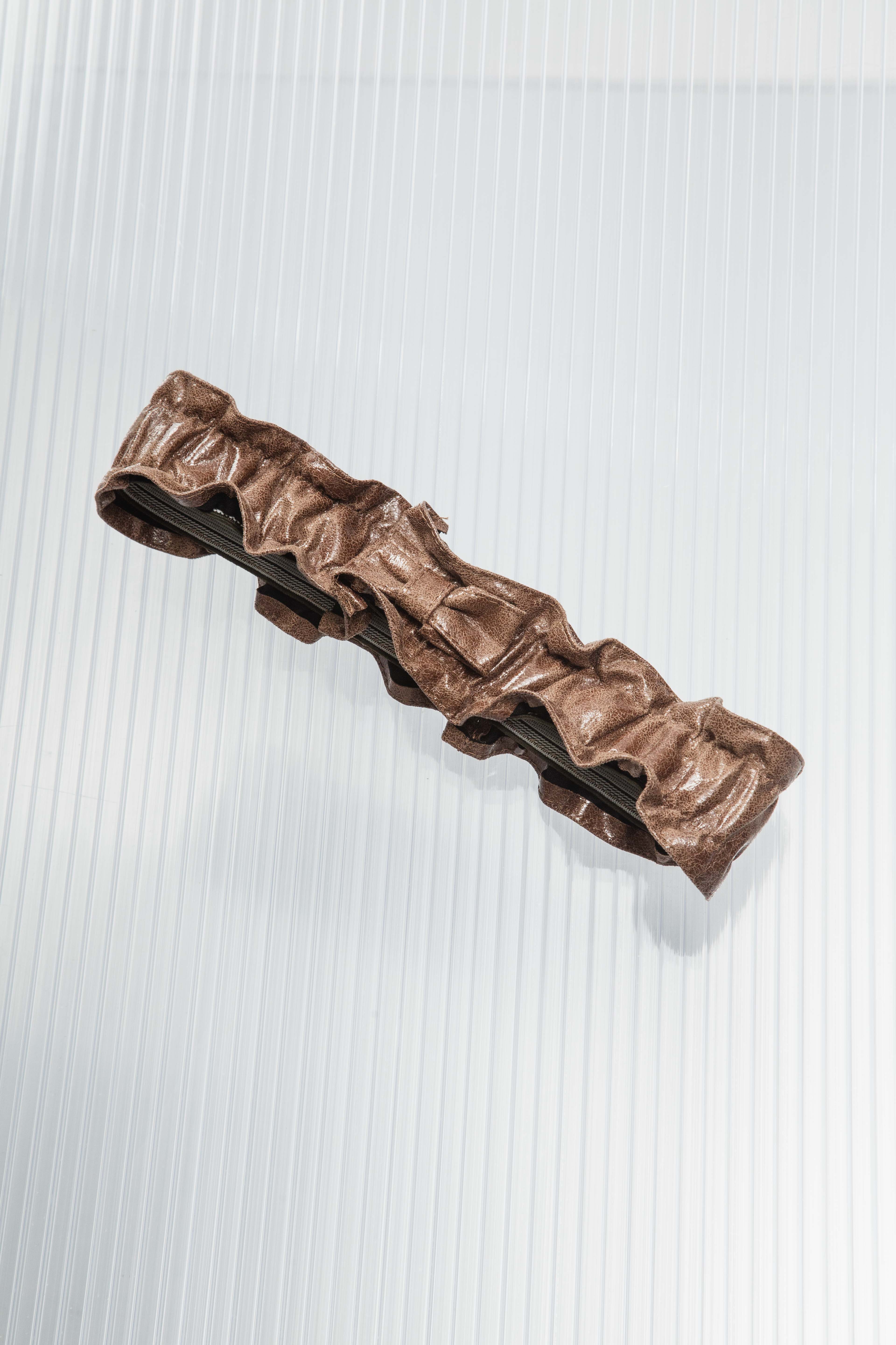 RUCHED PATENT LEATHER BOW BELT